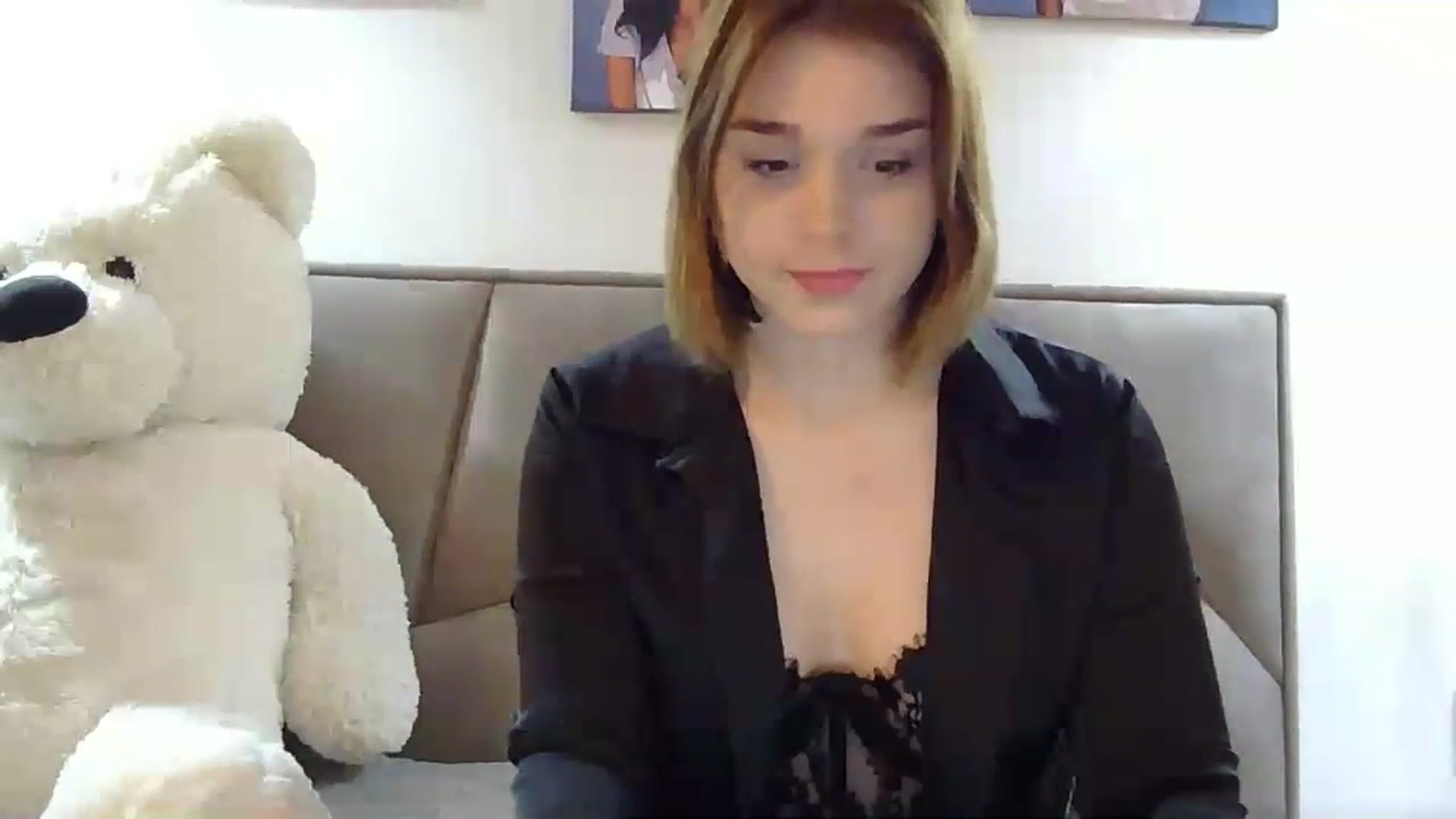 Gallery image thumbnail from SunnyyyLana's myfreecams stream on, 02/09/2024, 18:13 image 11 of 20