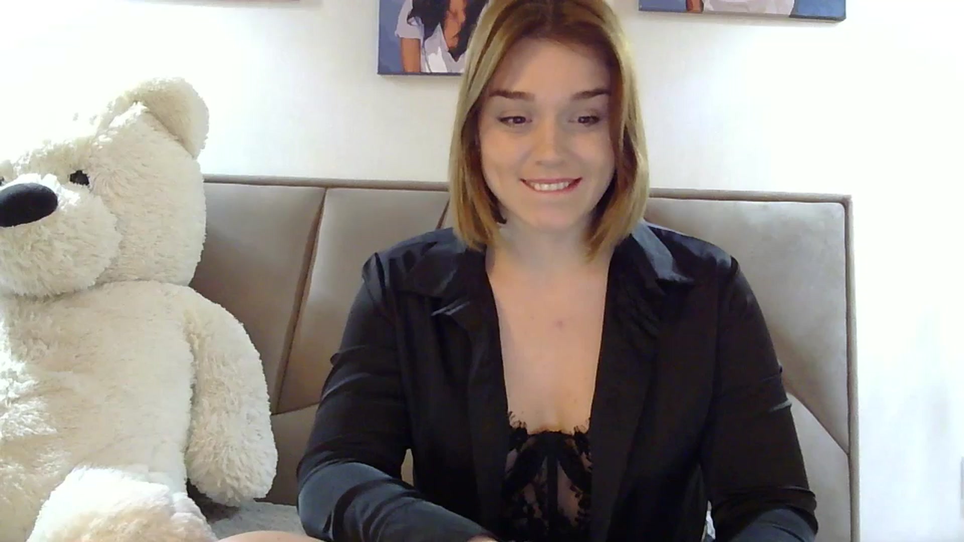 Gallery image thumbnail from SunnyyyLana's myfreecams stream on, 02/09/2024, 18:13 image 18 of 20