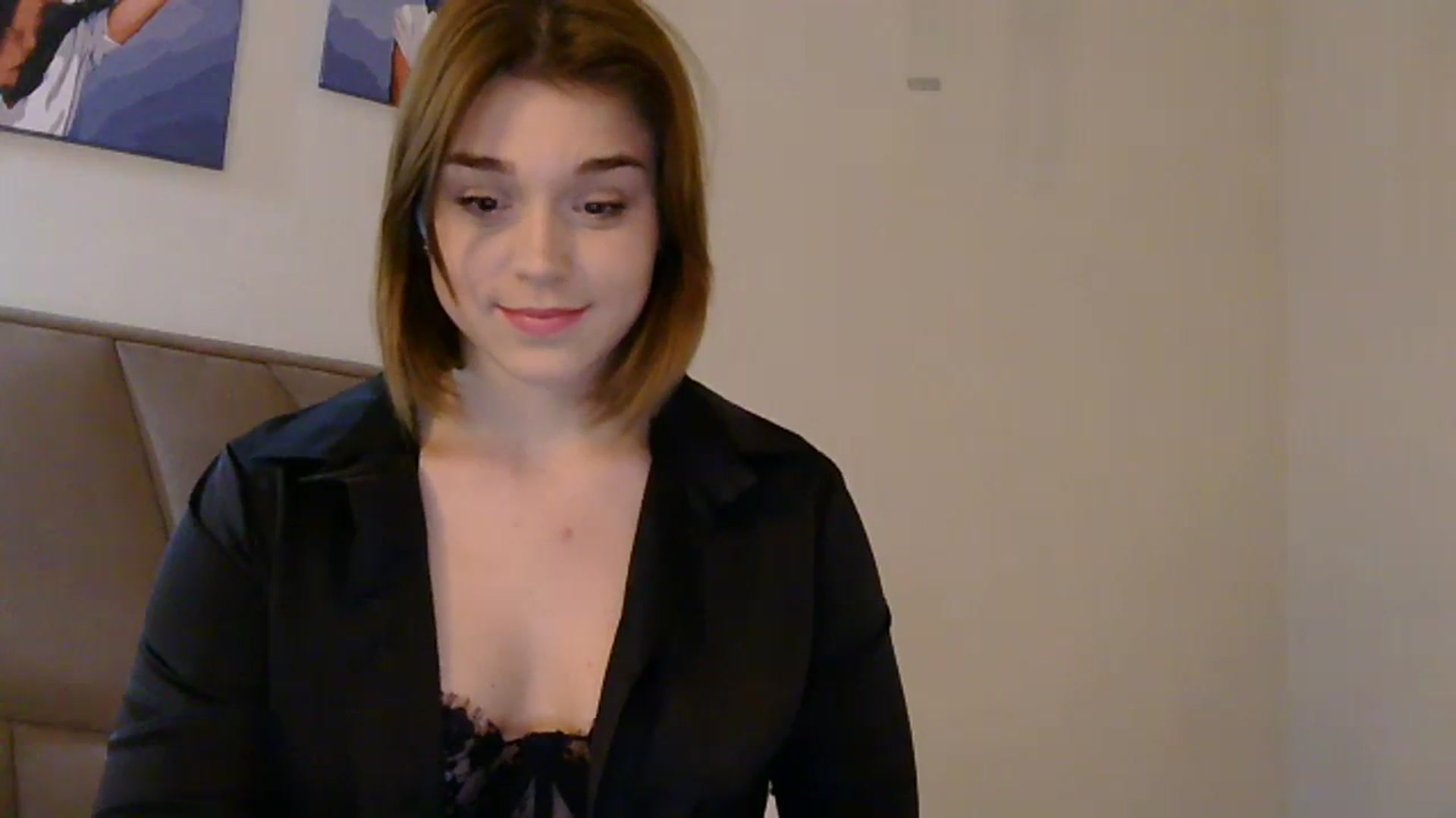 Gallery image thumbnail from SunnyyyLana's myfreecams stream on, 02/09/2024, 18:48 image 18 of 20