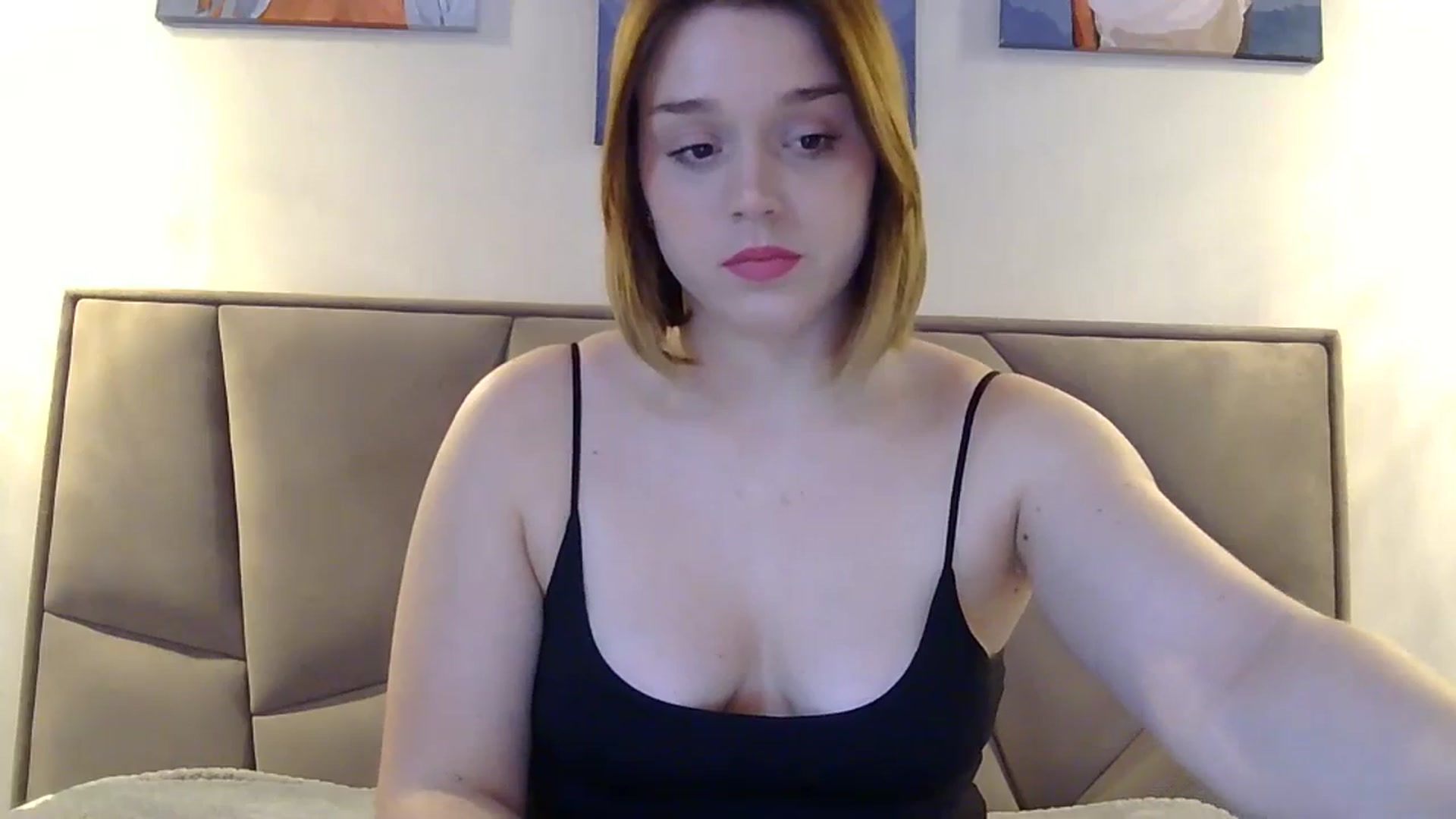Gallery image thumbnail from SunnyyyLana's myfreecams stream on, 02/23/2024, 23:22 image 6 of 20