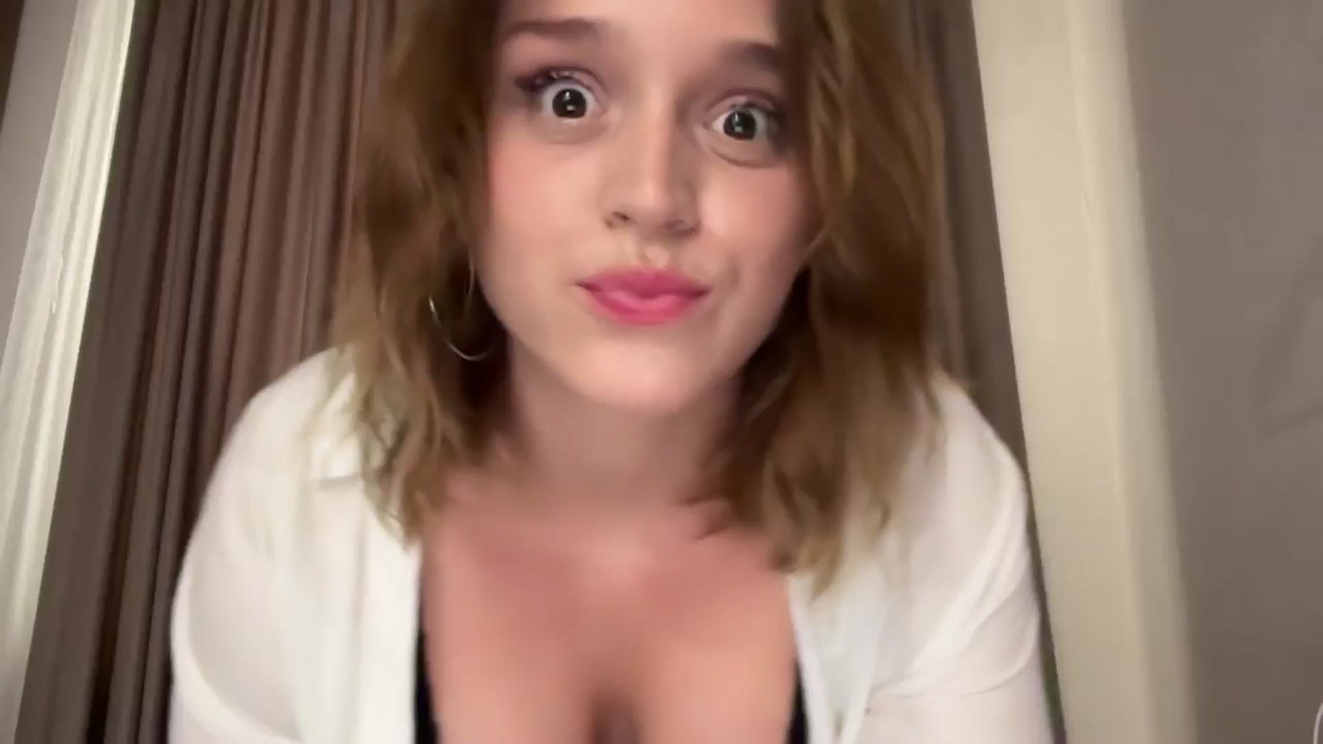 Gallery image thumbnail from SunnyyyLana's myfreecams stream on, 06/04/2024, 15:51 image 11 of 20