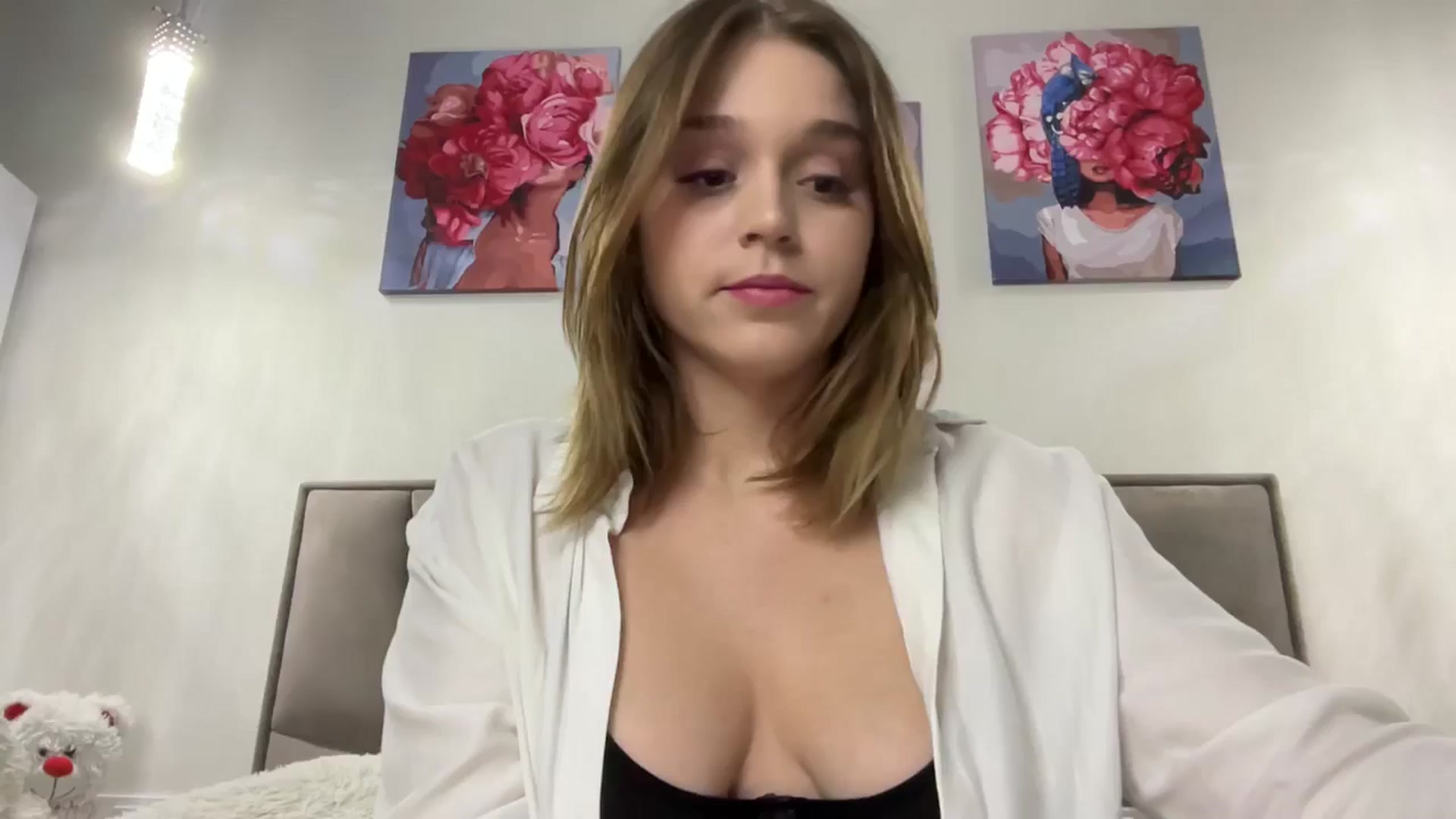 Gallery image thumbnail from SunnyyyLana's myfreecams stream on, 08/09/2024, 15:58 image 19 of 20