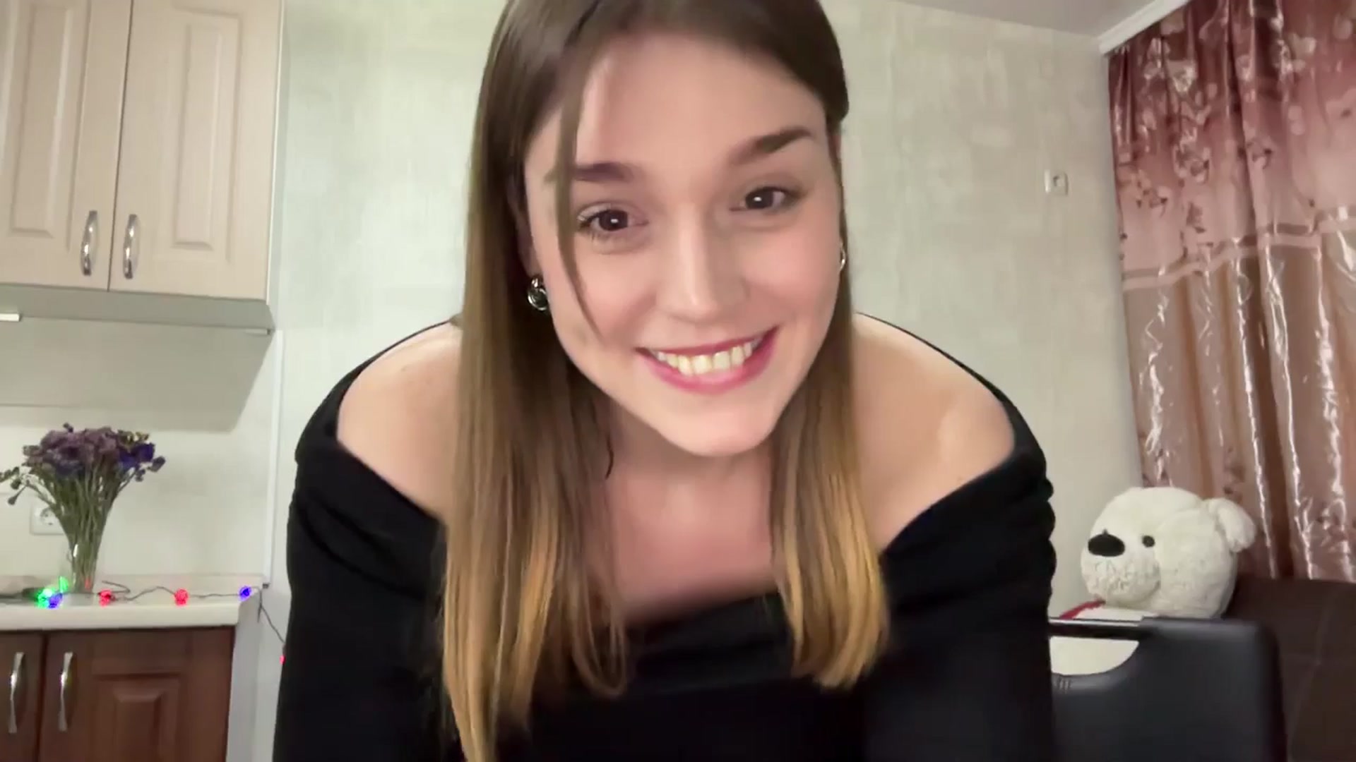 Gallery image thumbnail from SunnyyyLana's myfreecams stream on, 12/24/2025, 15:15 image 15 of 20