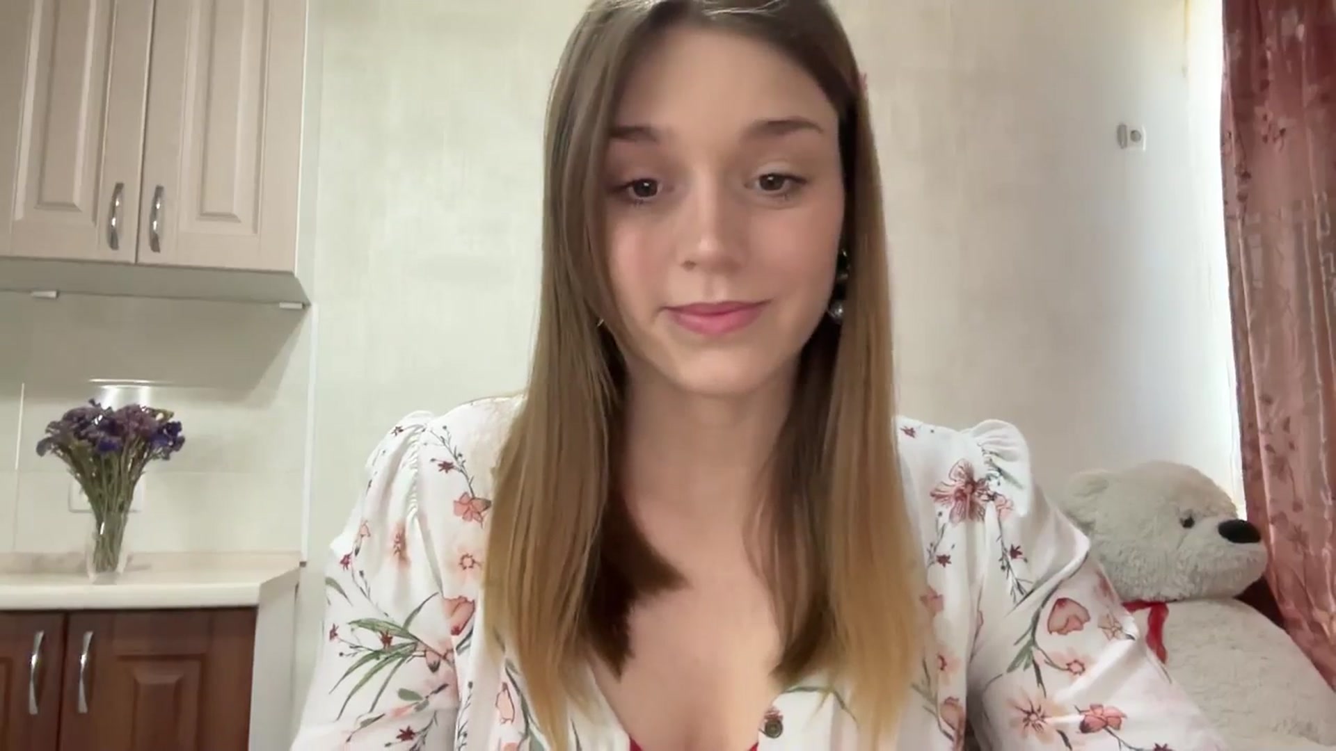 Gallery image thumbnail from SunnyyyLana's myfreecams stream on, 03/26/2026, 12:18 image 18 of 20