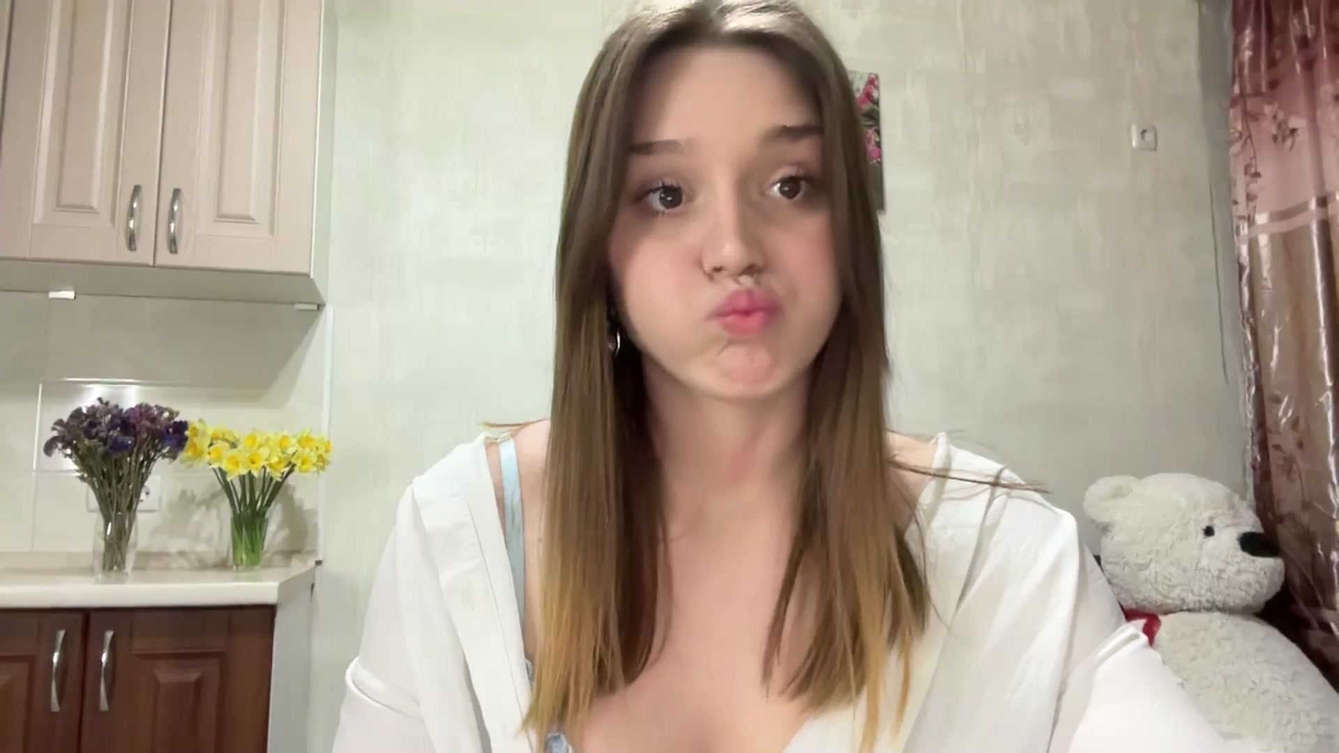 Gallery image thumbnail from SunnyyyLana's myfreecams stream on, 03/29/2026, 17:40 image 18 of 20