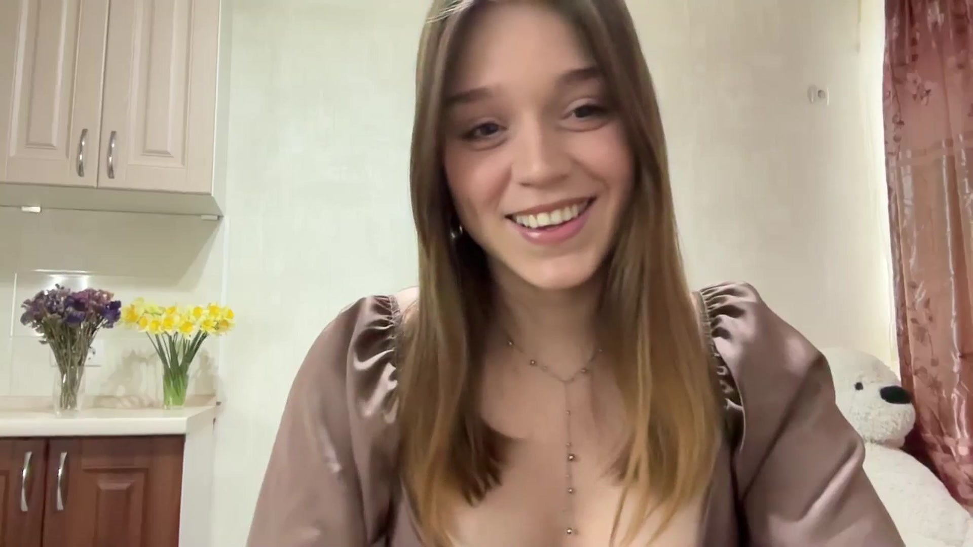 Gallery image thumbnail from SunnyyyLana's myfreecams stream on, 03/31/2026, 13:00 image 13 of 20
