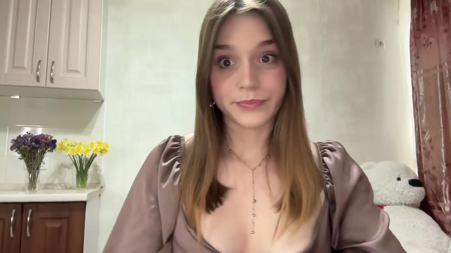 Gallery image thumbnail from SunnyyyLana's myfreecams stream on, 03/31/2026, 13:00 image 10 of 20
