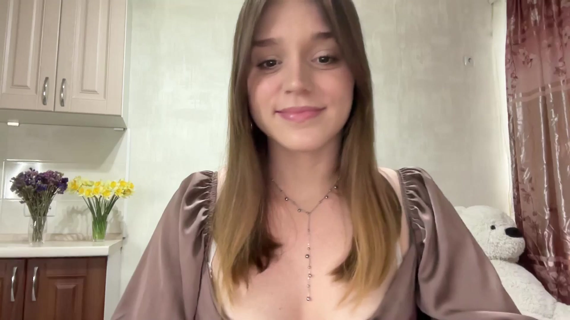 Gallery image thumbnail from SunnyyyLana's myfreecams stream on, 03/31/2026, 15:33 image 17 of 20