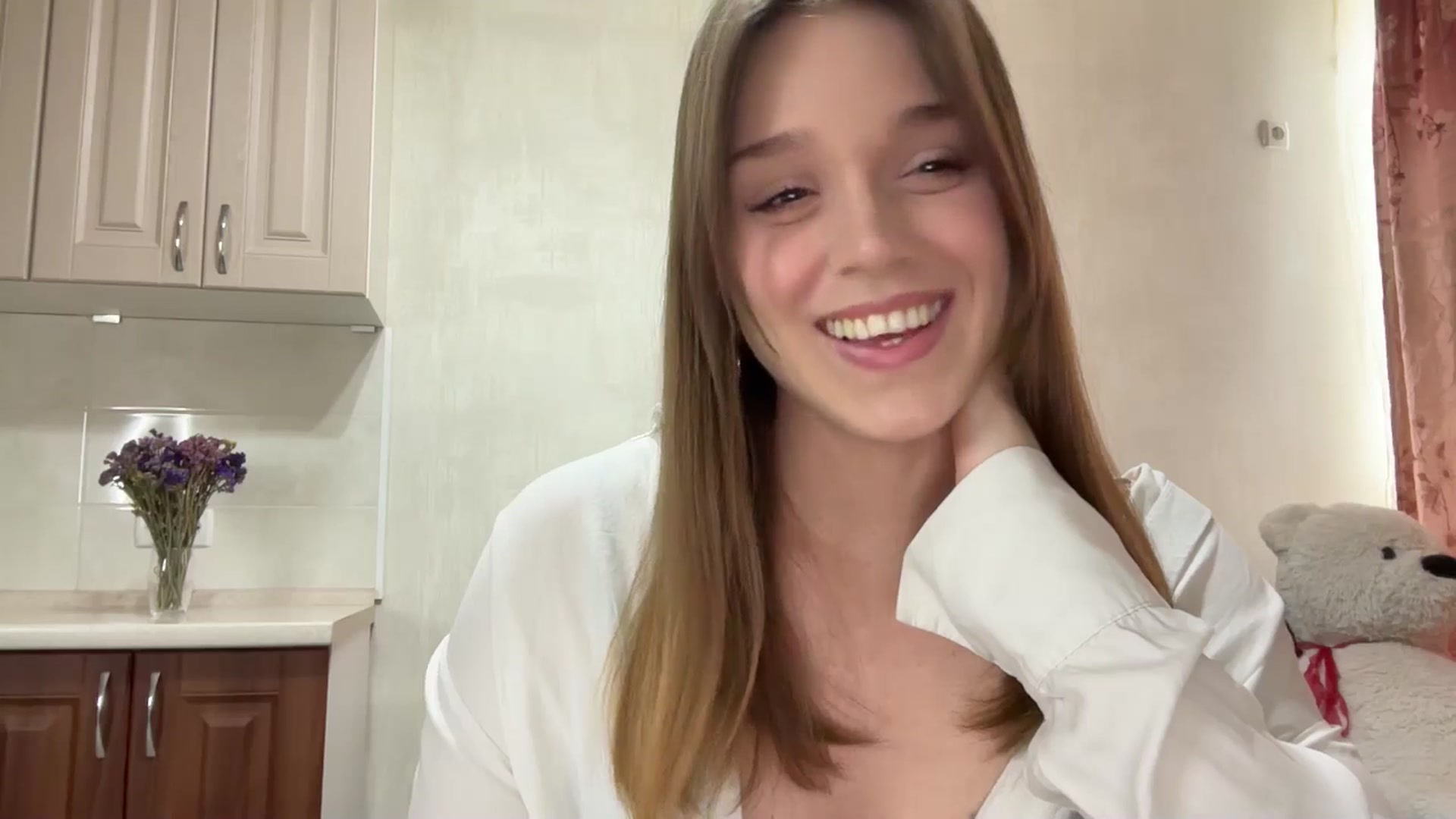 Gallery image thumbnail from SunnyyyLana's myfreecams stream on, 04/04/2026, 14:43 image 4 of 20