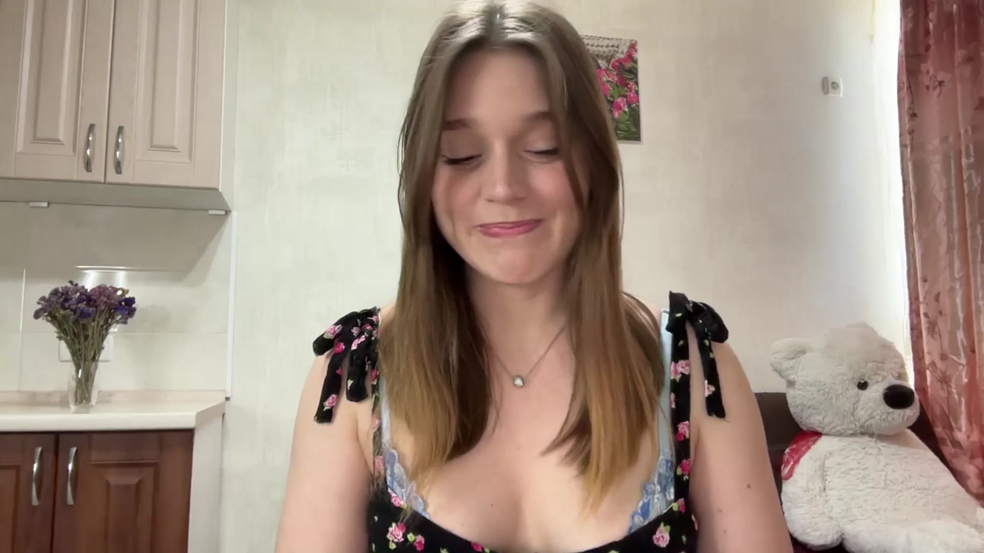Gallery image thumbnail from SunnyyyLana's myfreecams stream on, 04/06/2026, 13:40 image 5 of 20