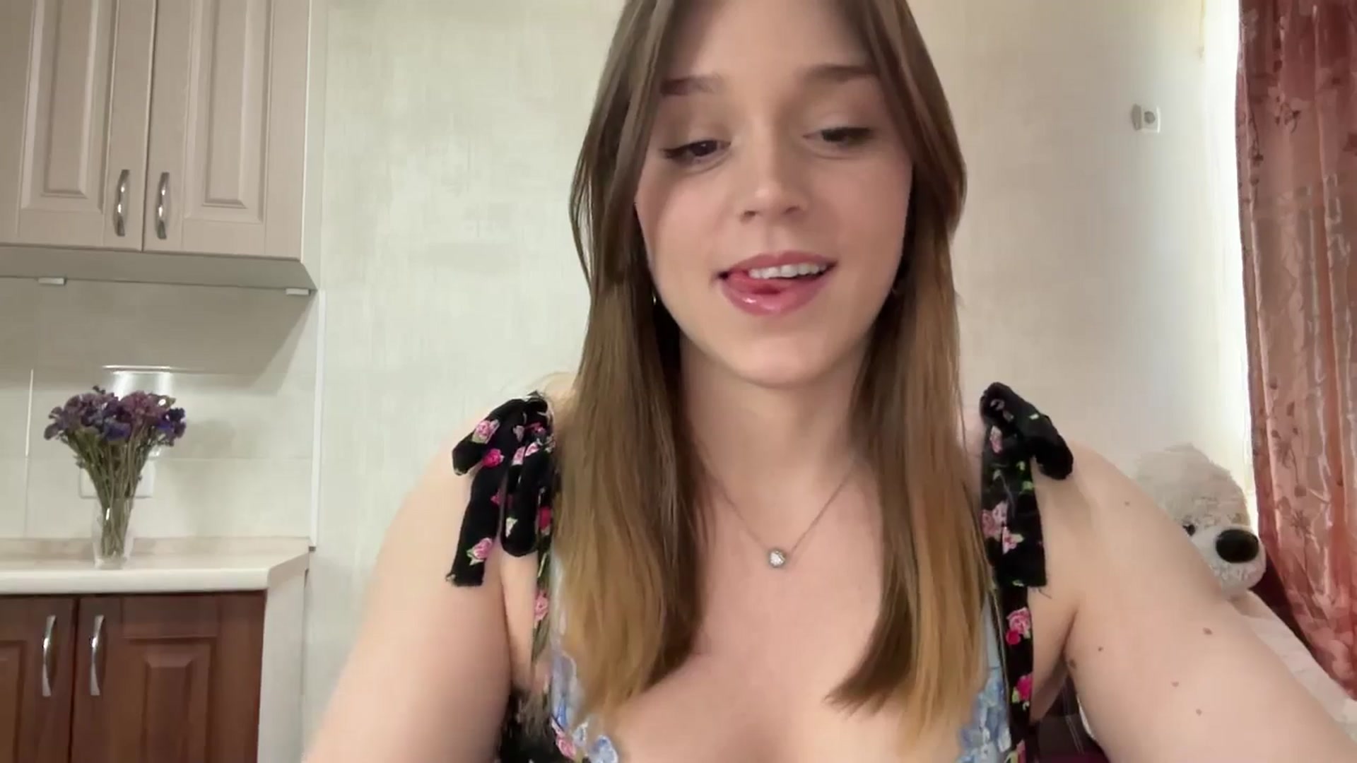 Gallery image thumbnail from SunnyyyLana's myfreecams stream on, 04/06/2026, 13:40 image 12 of 20