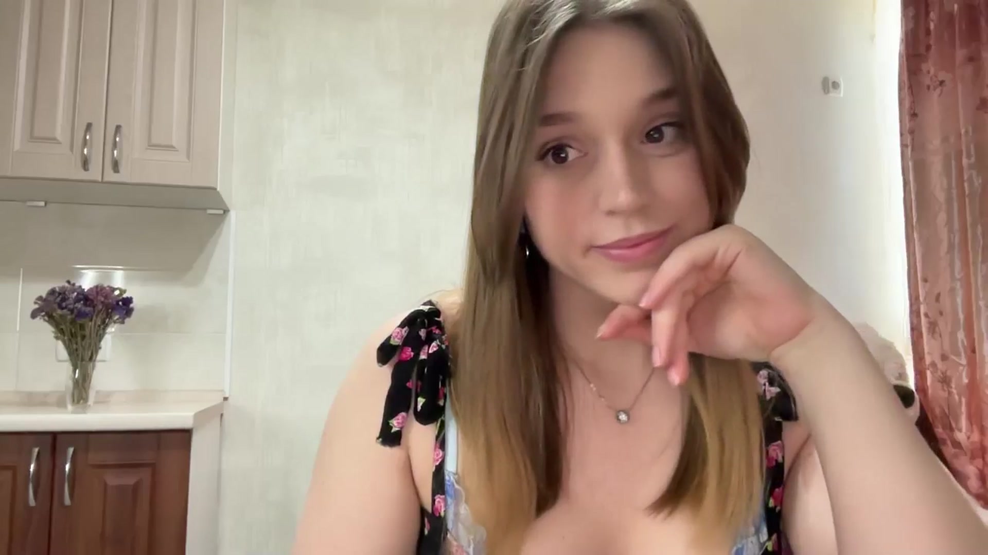 Gallery image thumbnail from SunnyyyLana's myfreecams stream on, 04/06/2026, 13:40 image 11 of 20