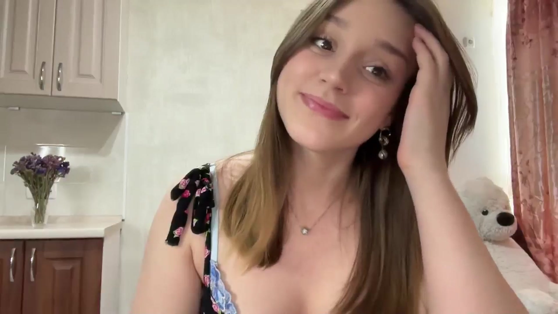 Gallery image thumbnail from SunnyyyLana's myfreecams stream on, 04/06/2026, 13:40 image 16 of 20