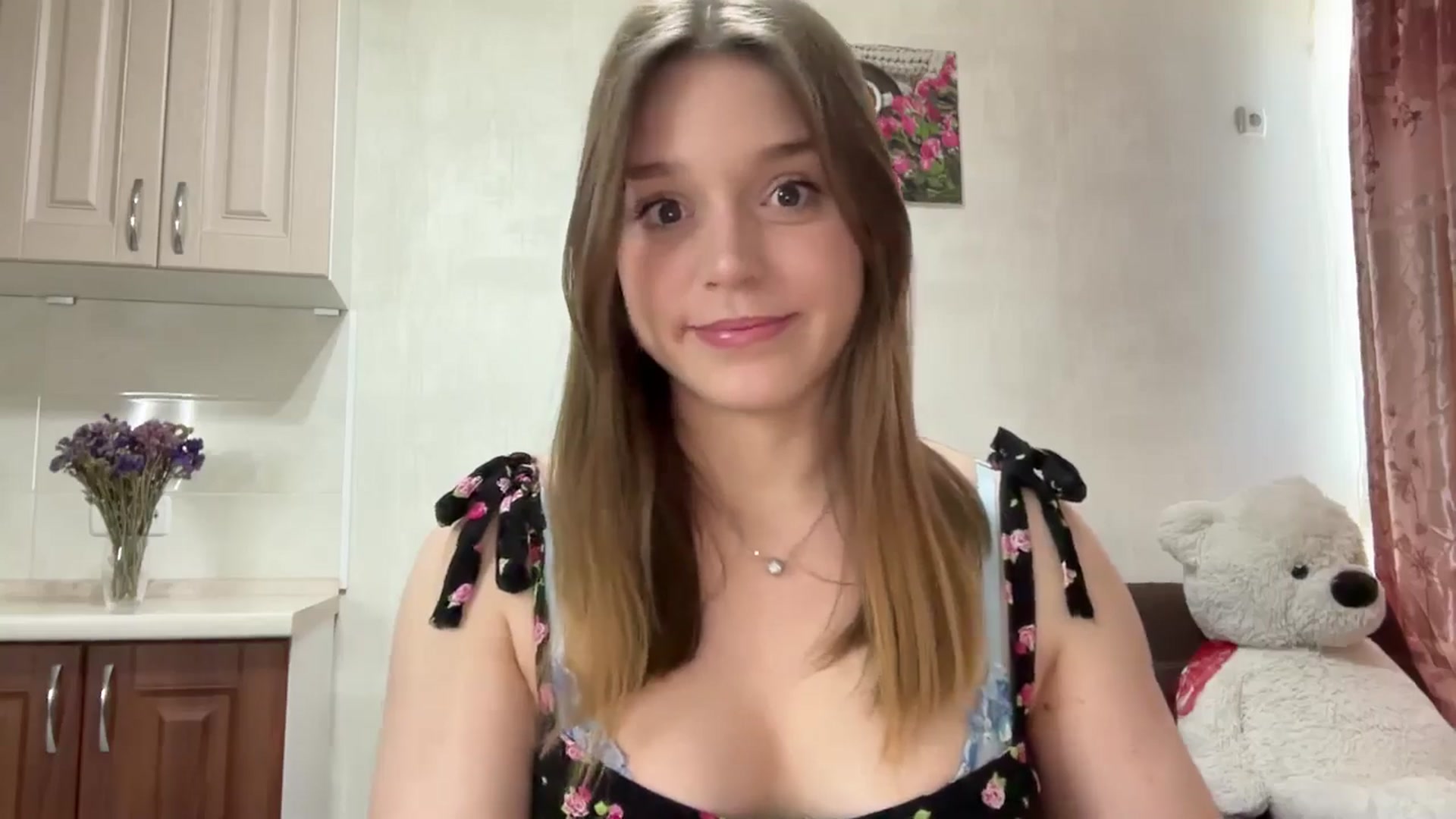 Gallery image thumbnail from SunnyyyLana's myfreecams stream on, 04/06/2026, 13:40 image 2 of 20