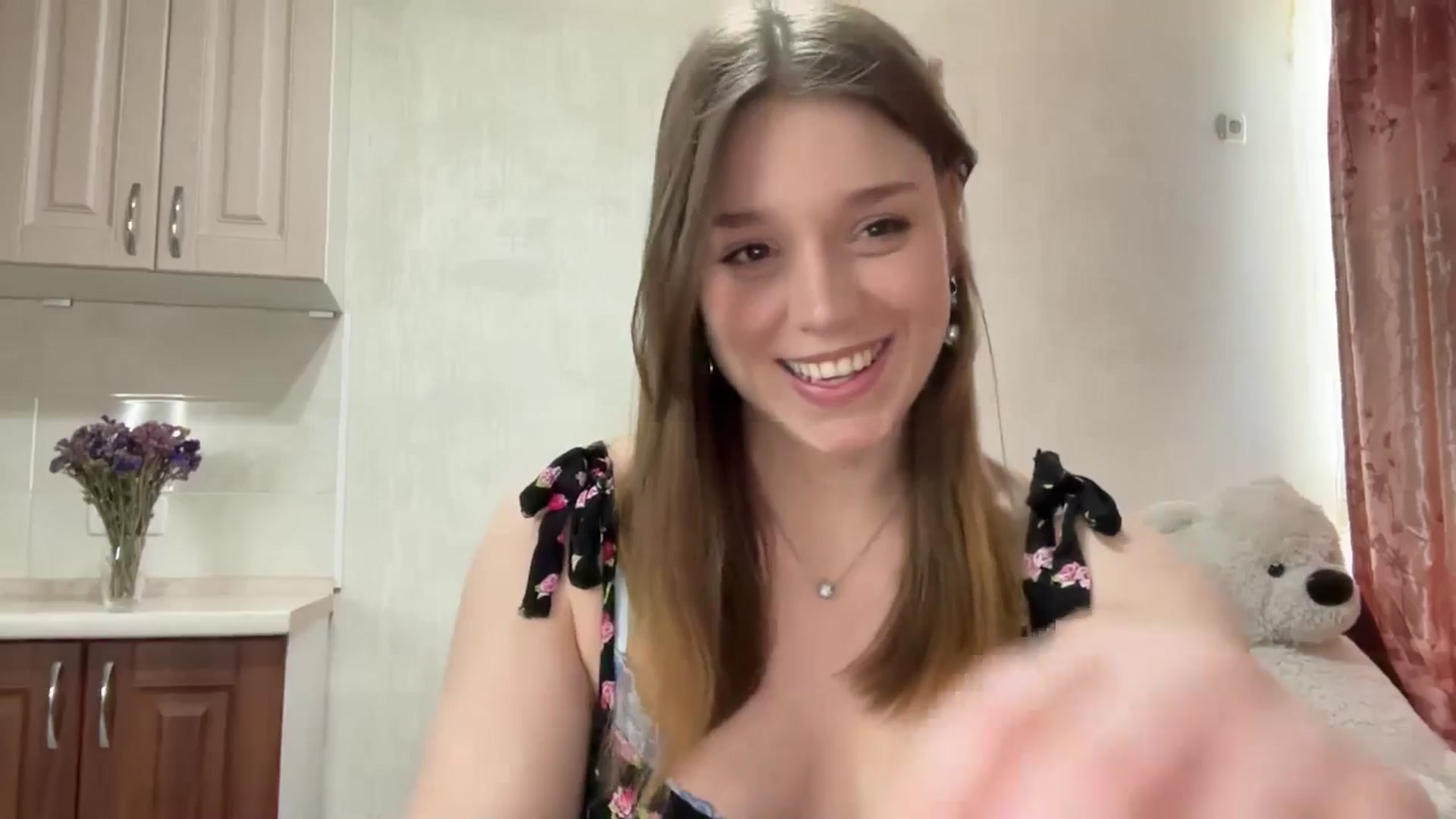 Gallery image thumbnail from SunnyyyLana's myfreecams stream on, 04/06/2026, 13:40 image 9 of 20