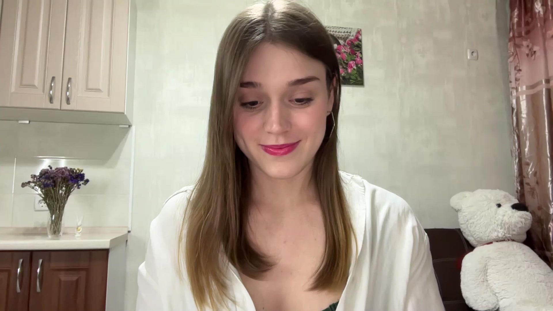 Gallery image thumbnail from SunnyyyLana's myfreecams stream on, 05/03/2026, 18:23 image 12 of 20