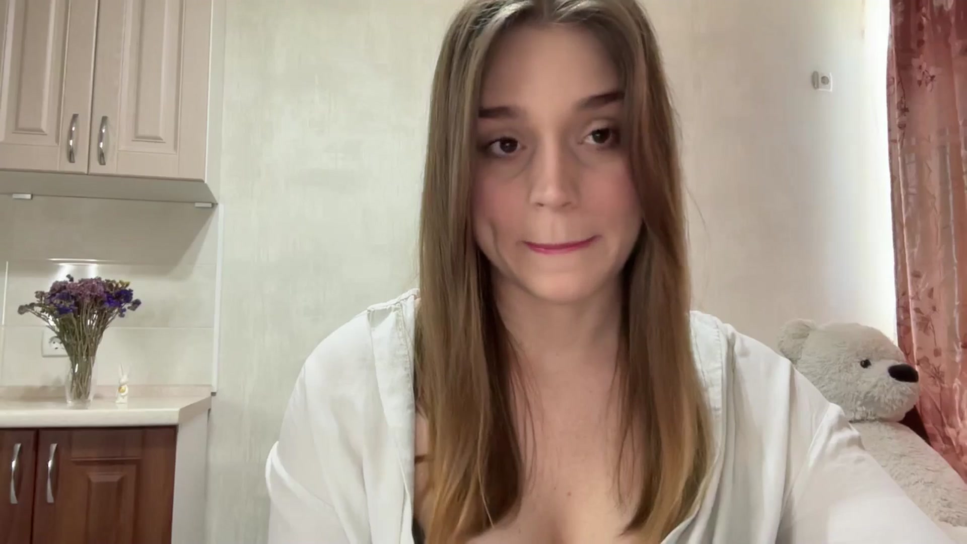 Gallery image thumbnail from SunnyyyLana's myfreecams stream on, 05/06/2026, 12:25 image 12 of 20