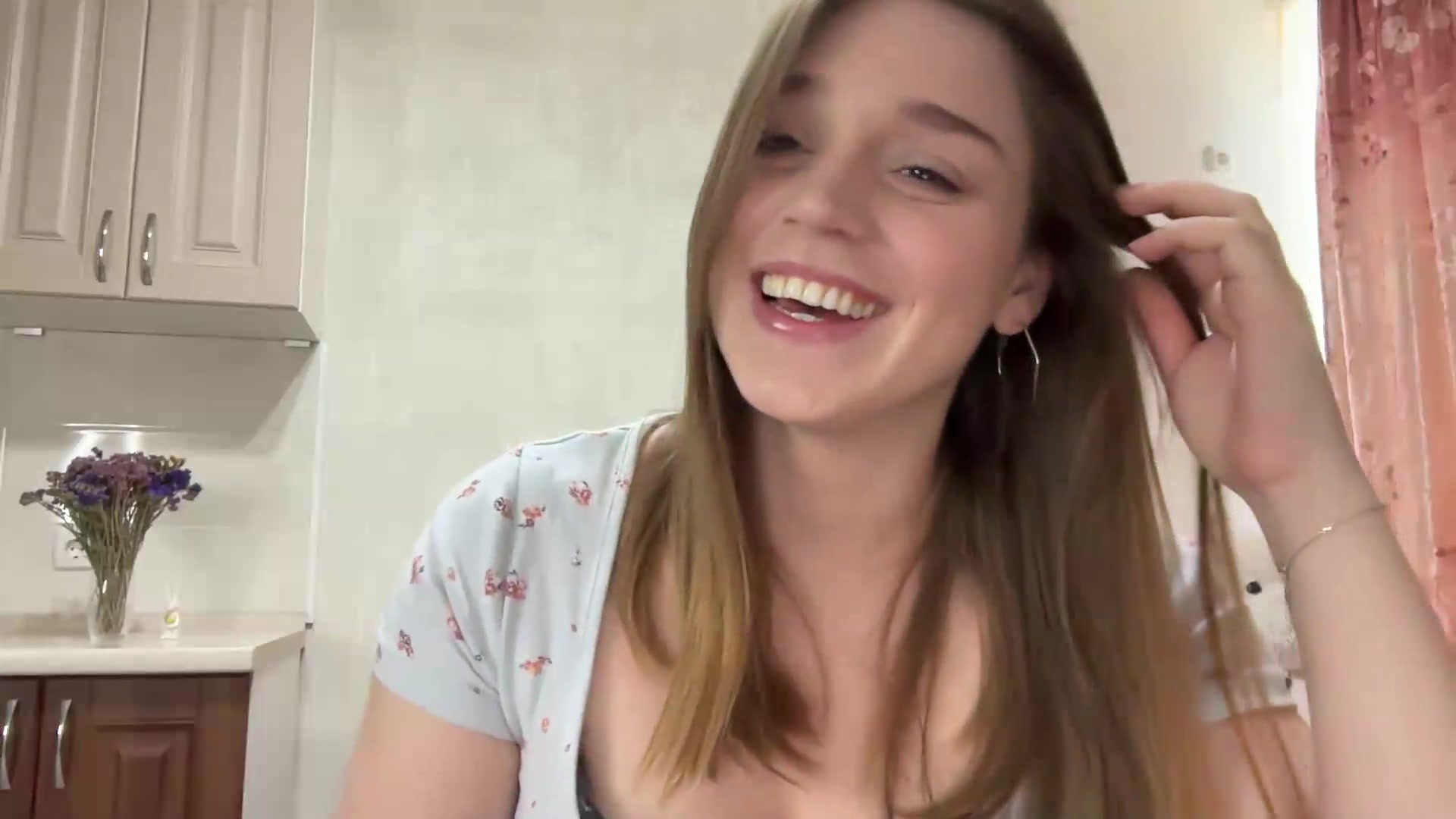 Gallery image thumbnail from SunnyyyLana's myfreecams stream on, 05/15/2026, 11:22 image 15 of 20