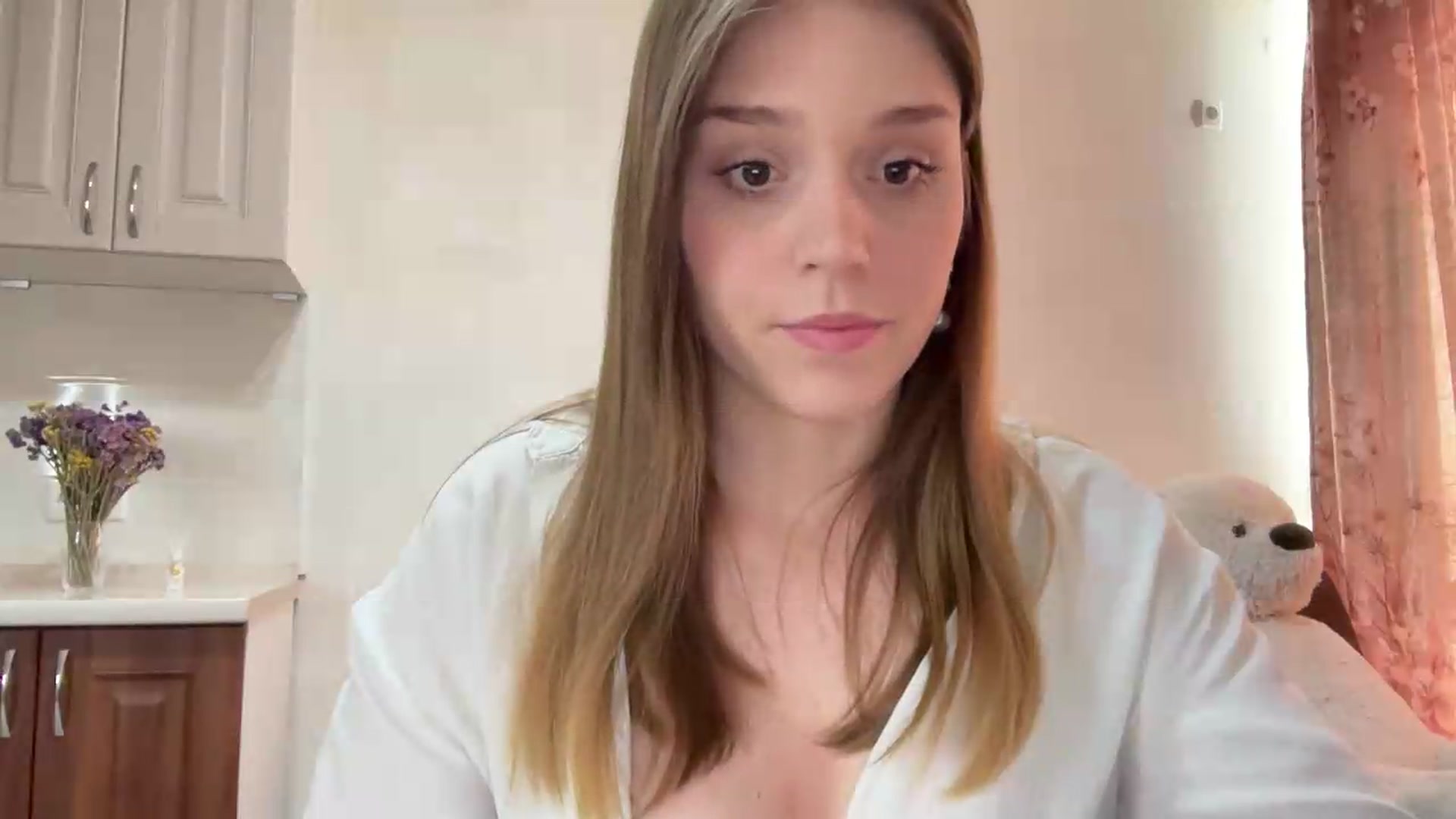 Gallery image thumbnail from SunnyyyLana's myfreecams stream on, 05/31/2026, 15:34 image 10 of 20