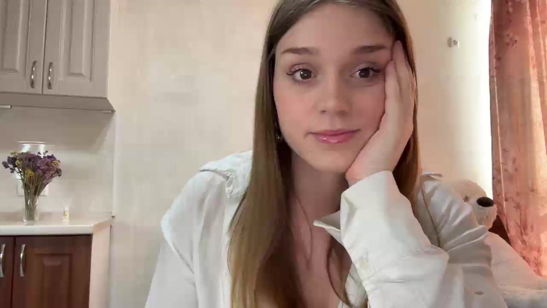 Gallery image thumbnail from SunnyyyLana's myfreecams stream on, 05/31/2026, 15:34 image 12 of 20