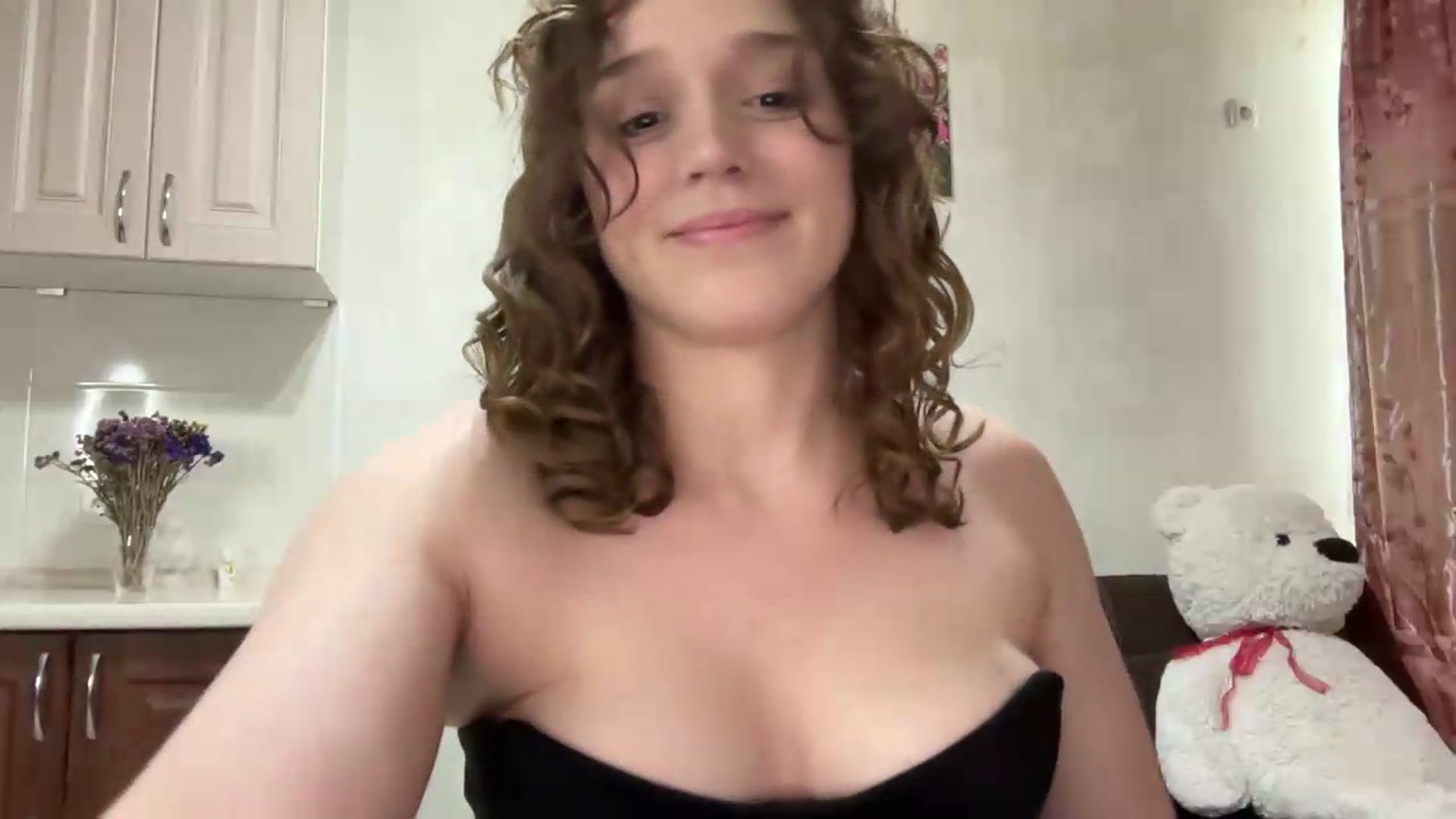 Gallery image thumbnail from SunnyyyLana's myfreecams stream on, 06/18/2026, 17:22 image 18 of 20