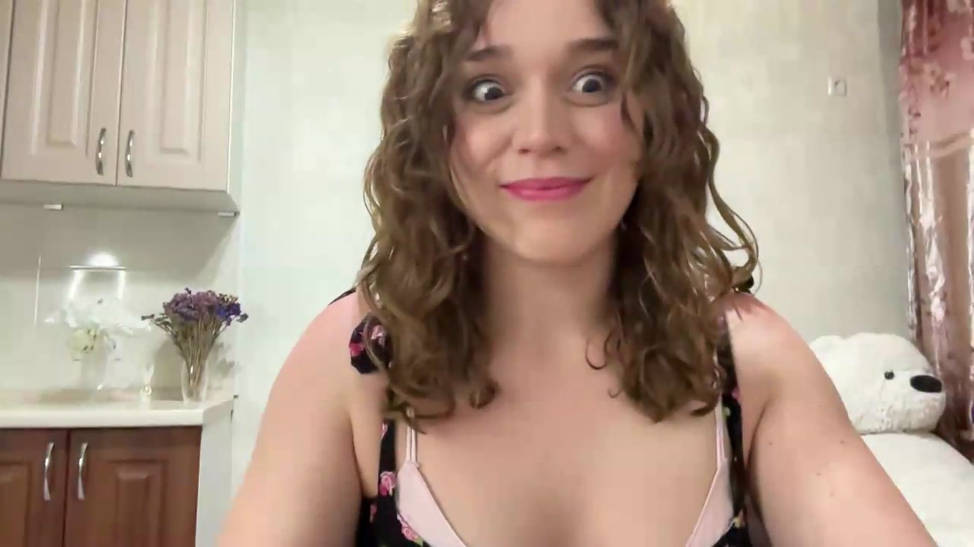 Gallery image thumbnail from SunnyyyLana's myfreecams stream on, 06/30/2026, 19:44 image 17 of 20