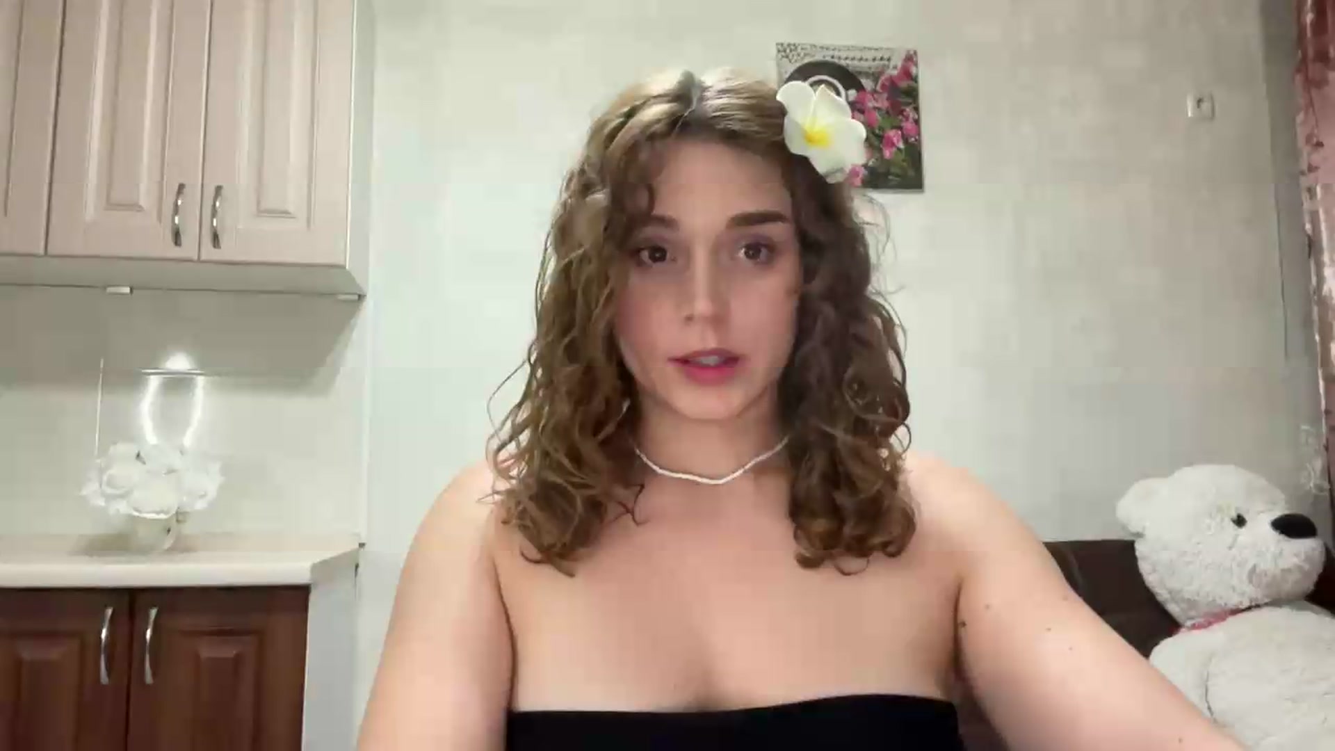Gallery image thumbnail from SunnyyyLana's myfreecams stream on, 08/18/2026, 19:20 image 15 of 20