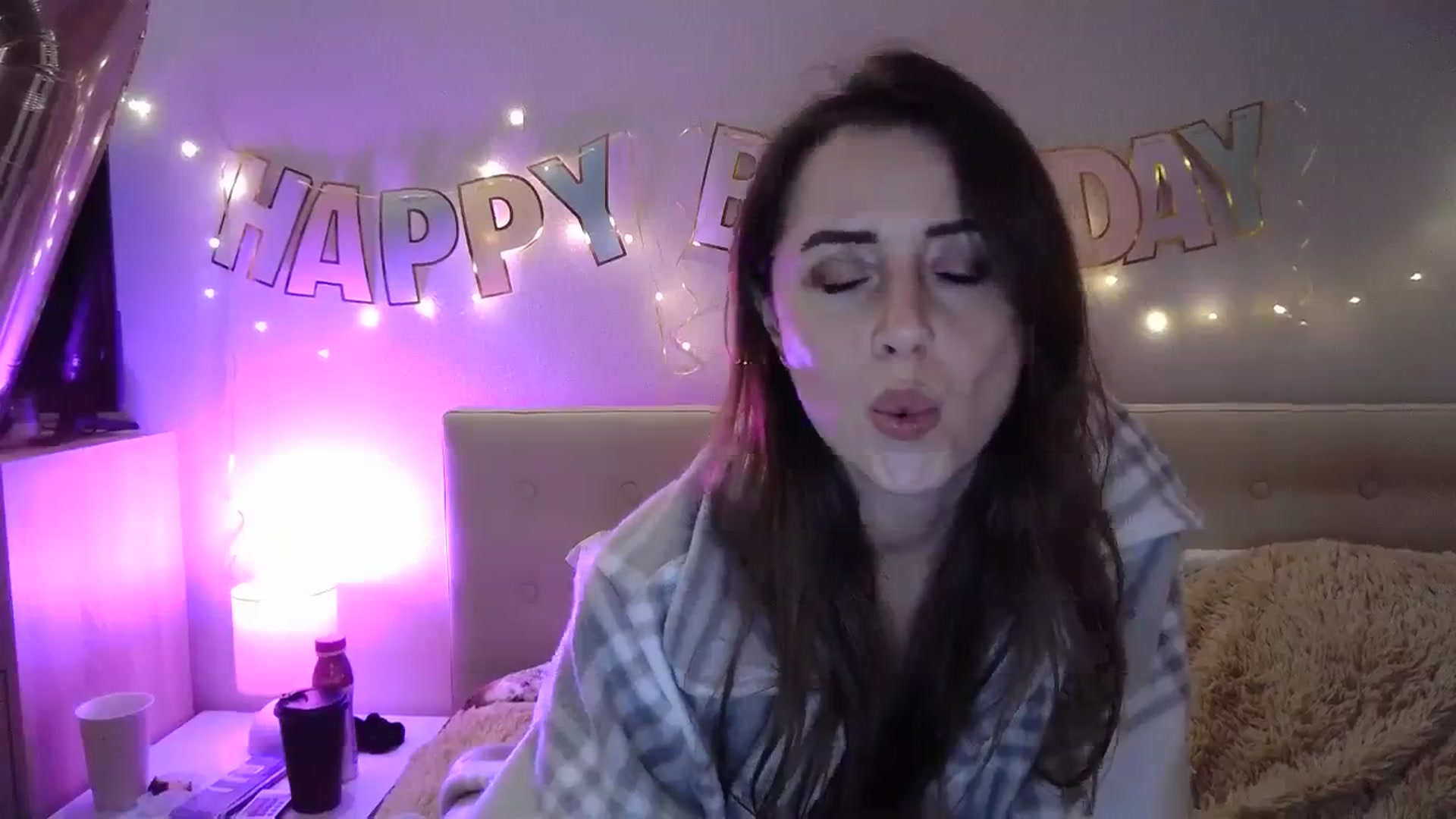 Gallery image thumbnail from Sunrise_Jin's myfreecams stream on, 11/18/2023, 19:54 image 8 of 20