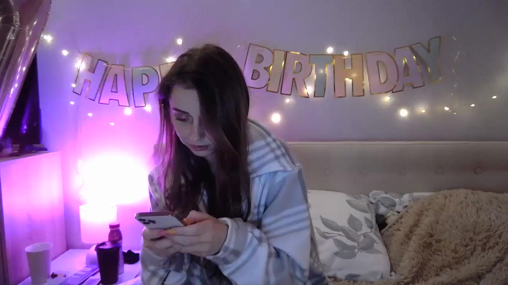 Gallery image thumbnail from Sunrise_Jin's myfreecams stream on, 11/18/2023, 19:54 image 6 of 20