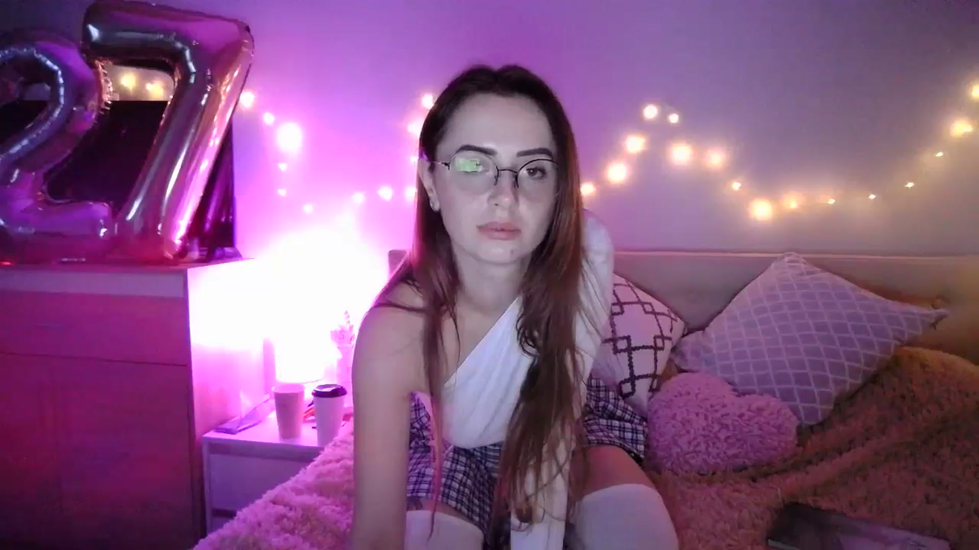 Gallery image thumbnail from Sunrise_Jin's myfreecams stream on, 11/21/2023, 14:13 image 19 of 20