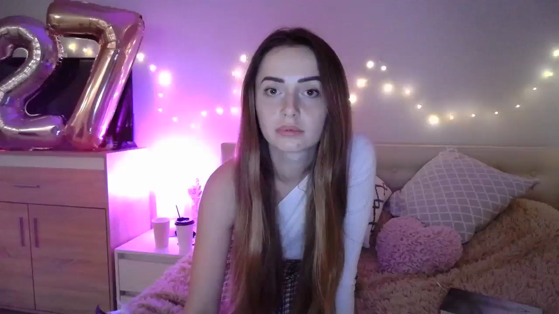 Gallery image thumbnail from Sunrise_Jin's myfreecams stream on, 11/21/2023, 19:51 image 7 of 20