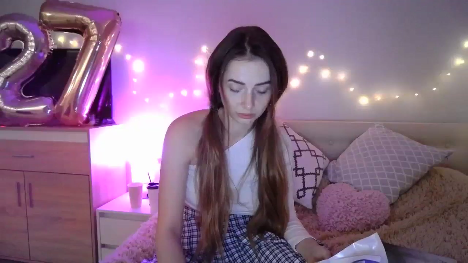 Gallery image thumbnail from Sunrise_Jin's myfreecams stream on, 11/21/2023, 19:51 image 10 of 20