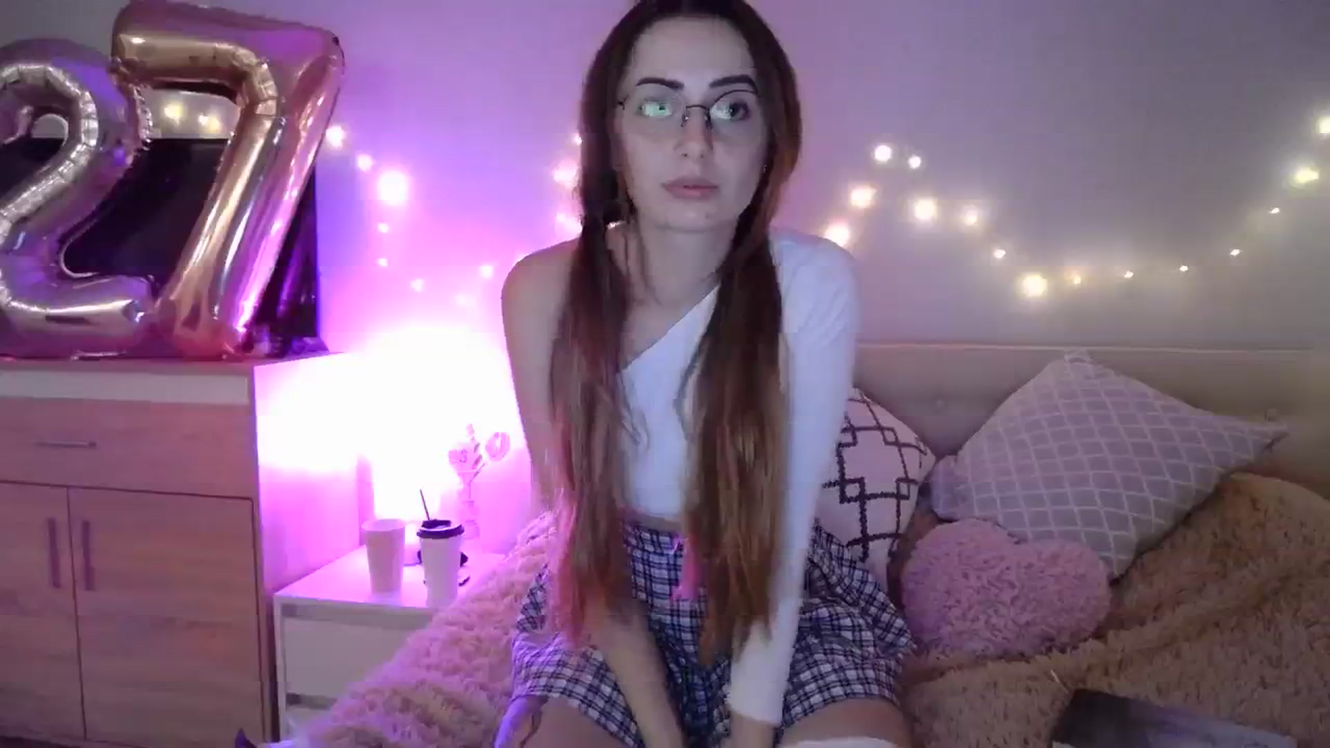 Gallery image thumbnail from Sunrise_Jin's myfreecams stream on, 11/21/2023, 19:51 image 8 of 20