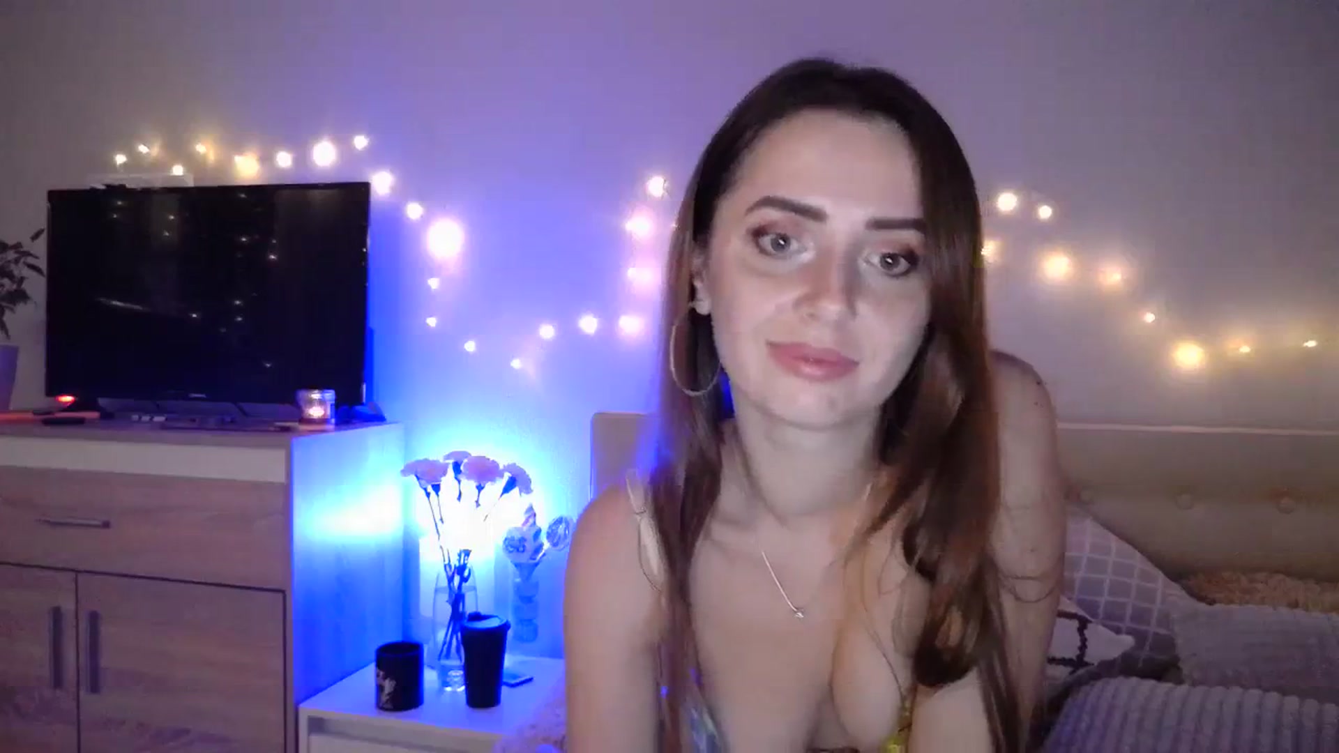 Gallery image thumbnail from Sunrise_Jin's myfreecams stream on, 11/24/2023, 01:05 image 17 of 20