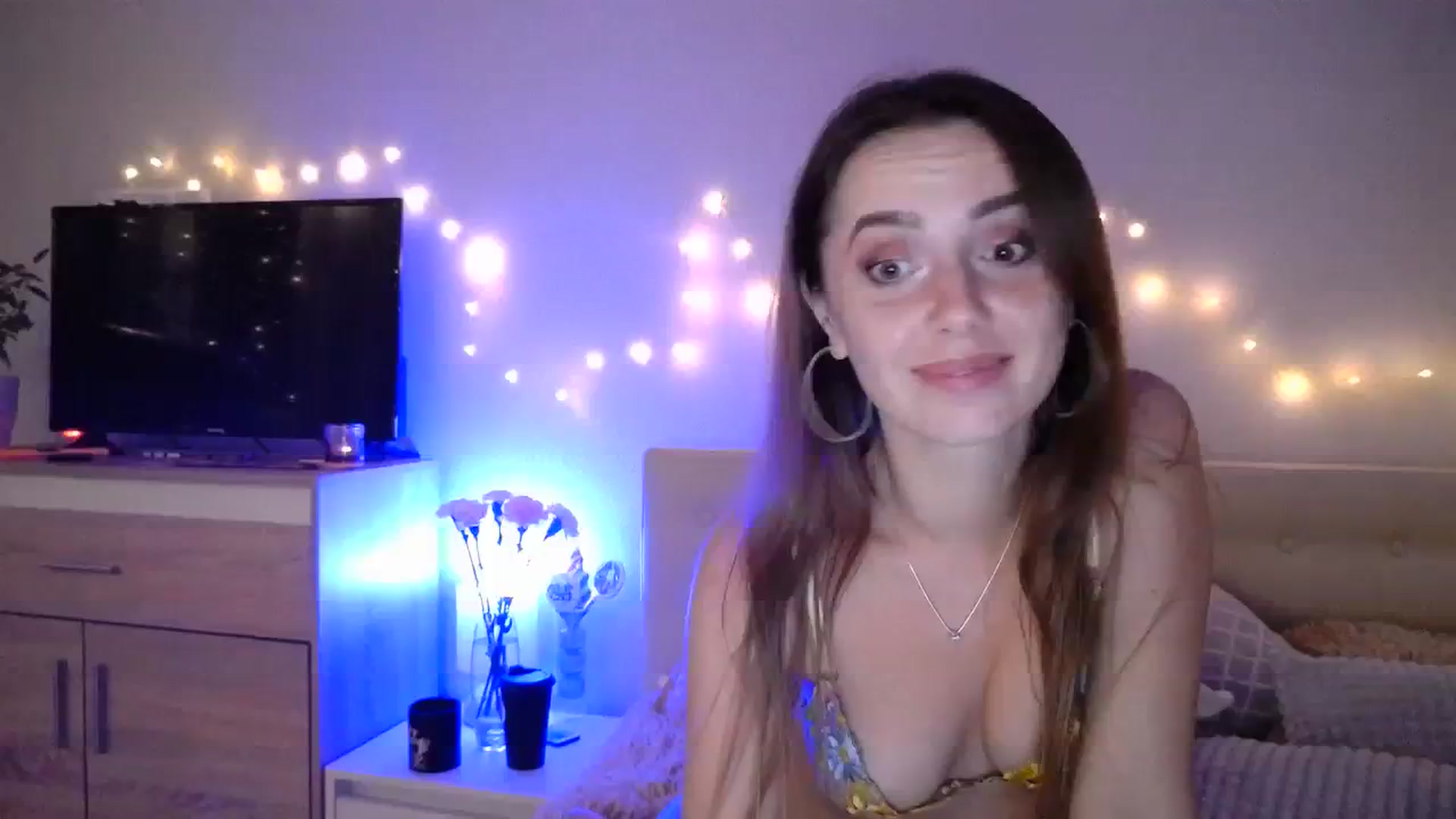 Gallery image thumbnail from Sunrise_Jin's myfreecams stream on, 11/24/2023, 01:05 image 18 of 20