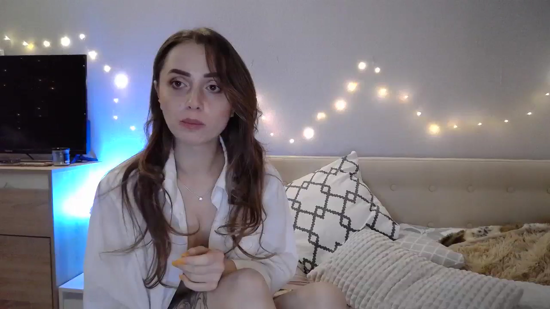 Gallery image thumbnail from Sunrise_Jin's myfreecams stream on, 11/27/2023, 20:09 image 6 of 20
