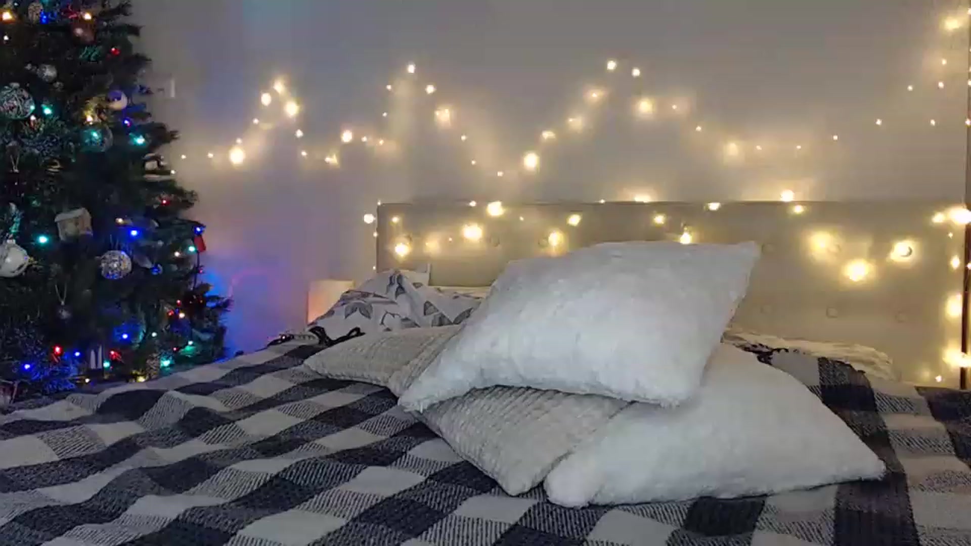 Gallery image thumbnail from Sunrise_Ntl's myfreecams stream on, 01/30/2023, 22:30 image 18 of 20