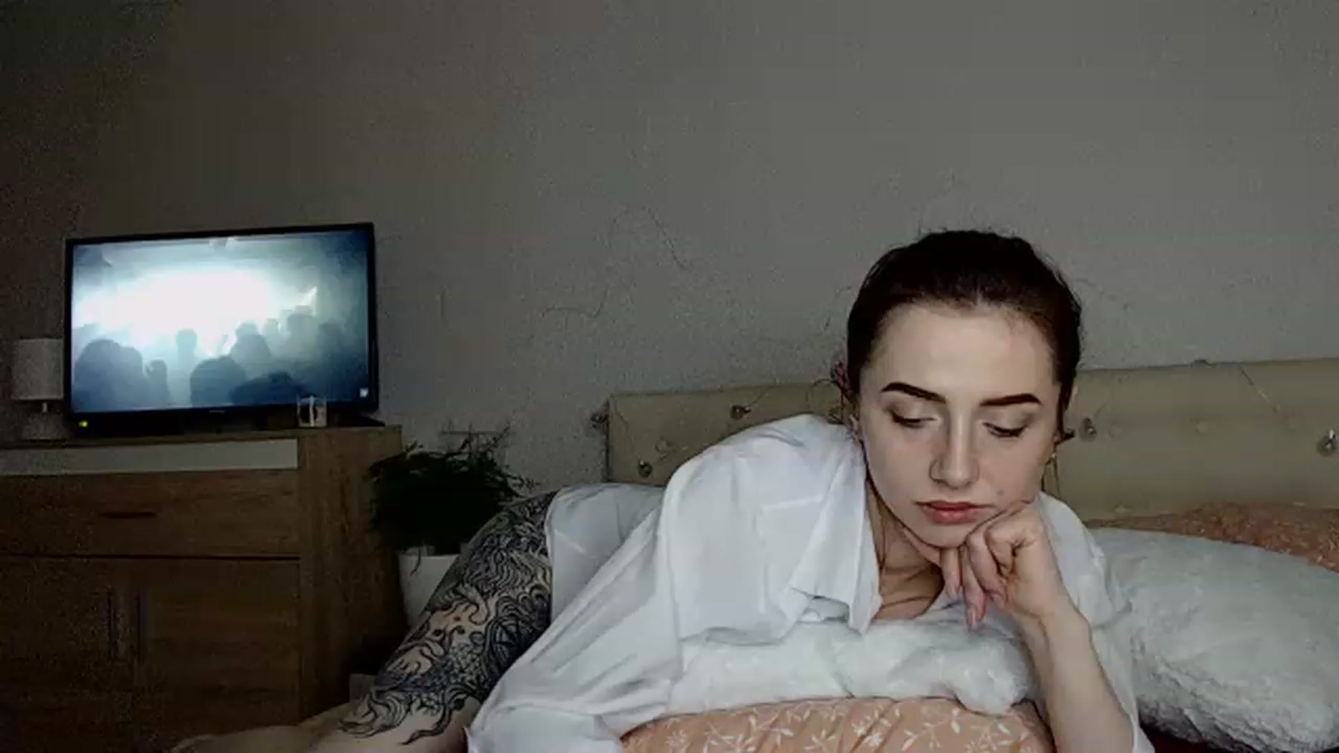 Gallery image thumbnail from Sunrise_Ntl's myfreecams stream on, 03/08/2023, 01:21 image 6 of 20