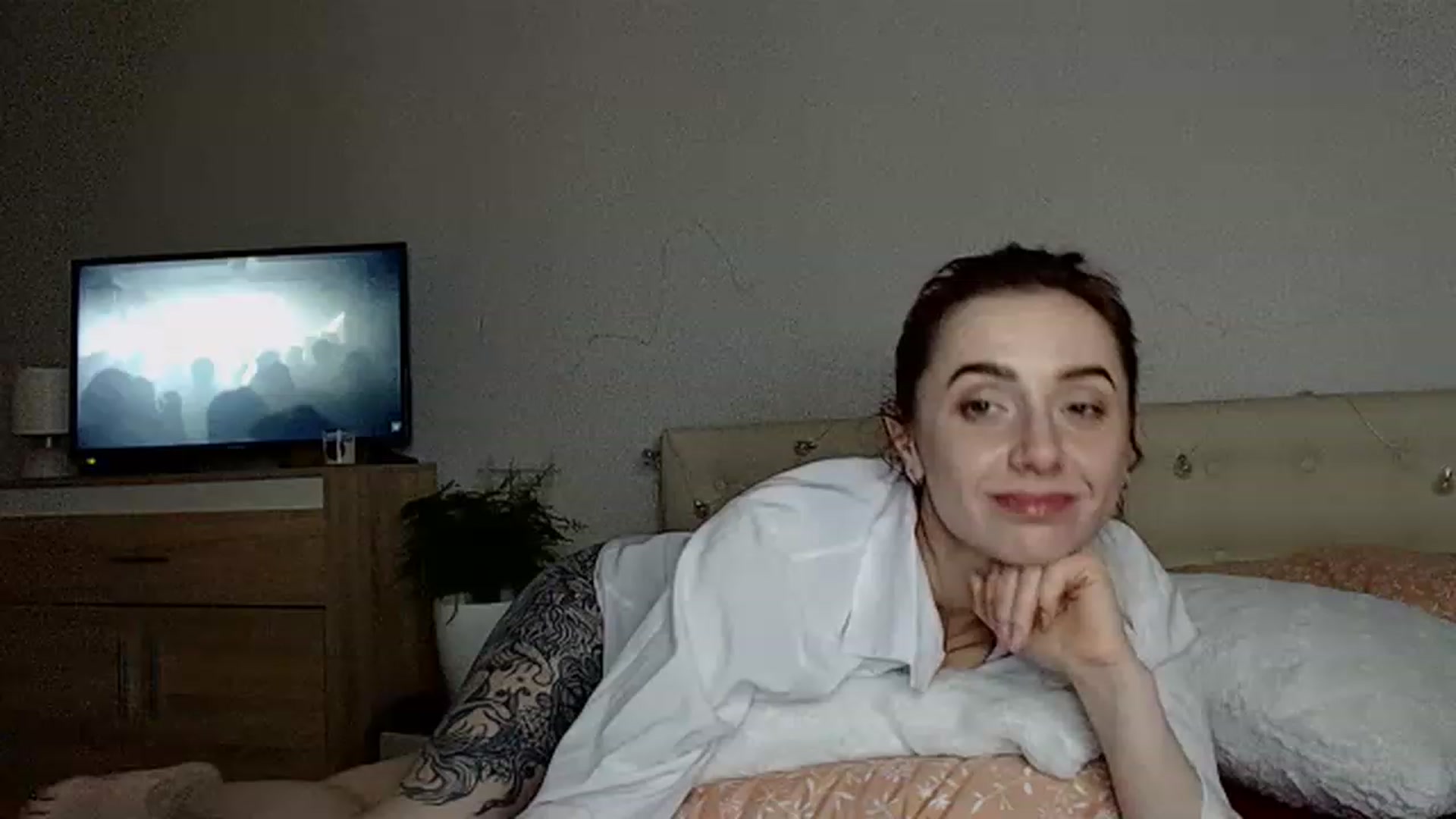 Gallery image thumbnail from Sunrise_Ntl's myfreecams stream on, 03/08/2023, 01:21 image 5 of 20