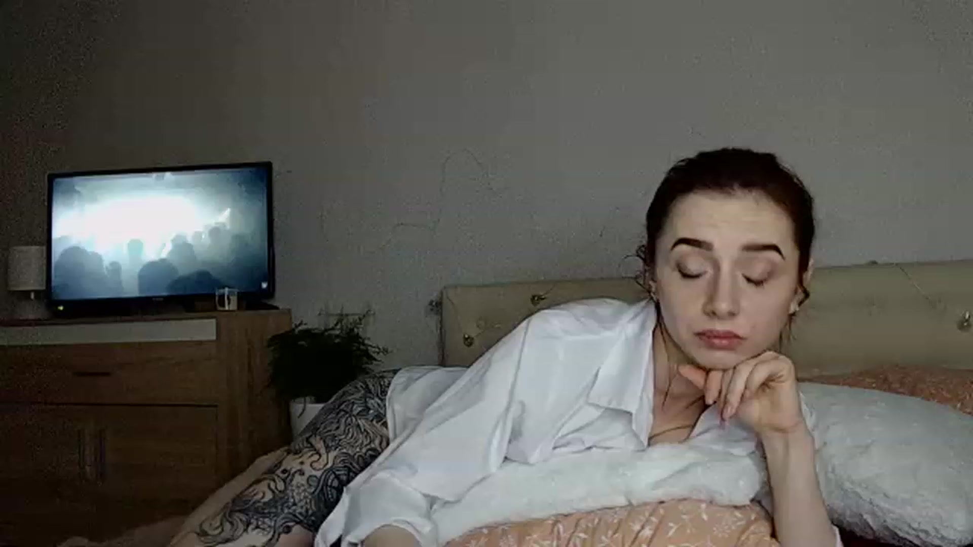 Gallery image thumbnail from Sunrise_Ntl's myfreecams stream on, 03/08/2023, 01:21 image 1 of 20