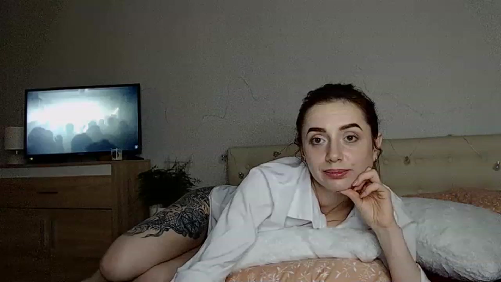Gallery image thumbnail from Sunrise_Ntl's myfreecams stream on, 03/08/2023, 01:21 image 7 of 20
