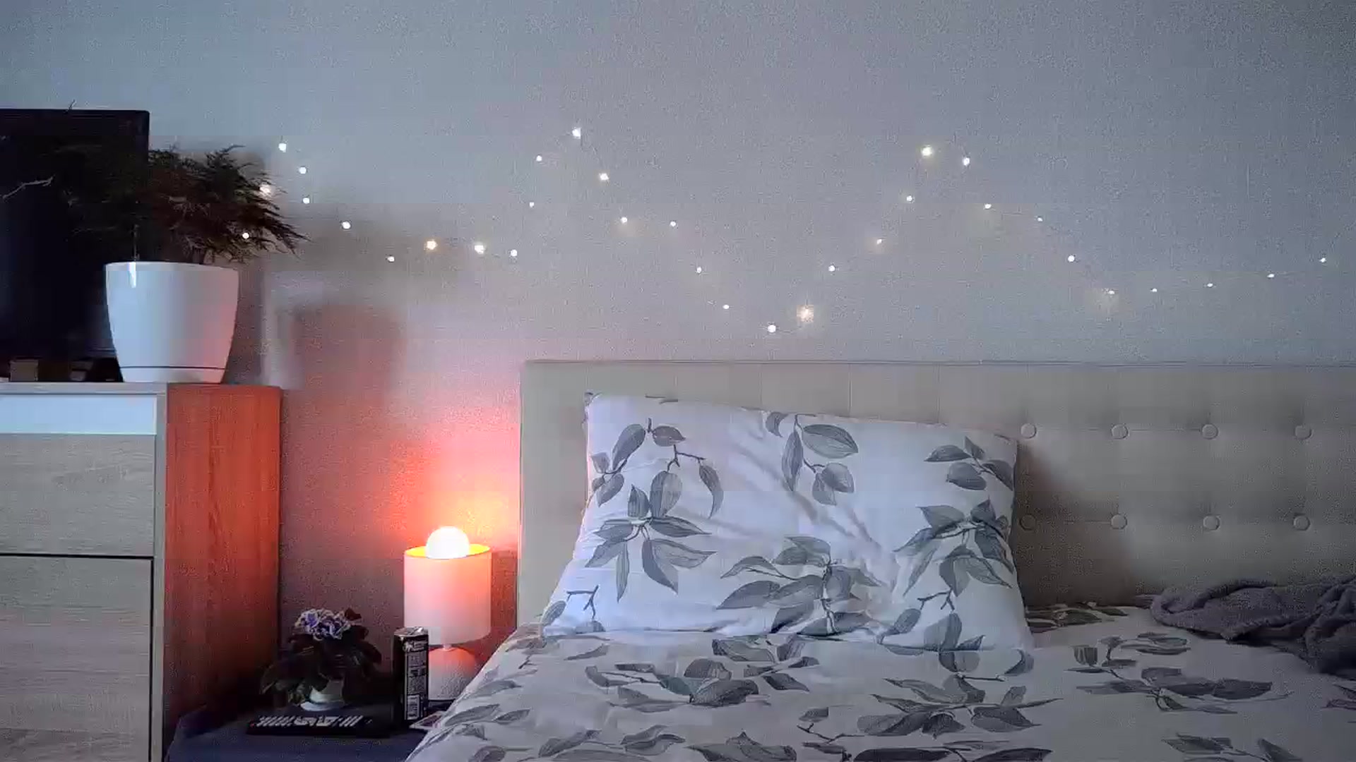 Gallery image thumbnail from Sunrise_Ntl's myfreecams stream on, 08/07/2023, 13:29 image 10 of 20