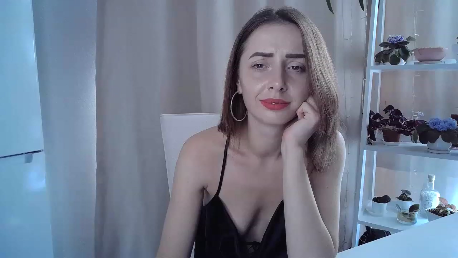 Gallery image thumbnail from Sunrise_Ntl's myfreecams stream on, 08/14/2023, 14:29 image 18 of 20