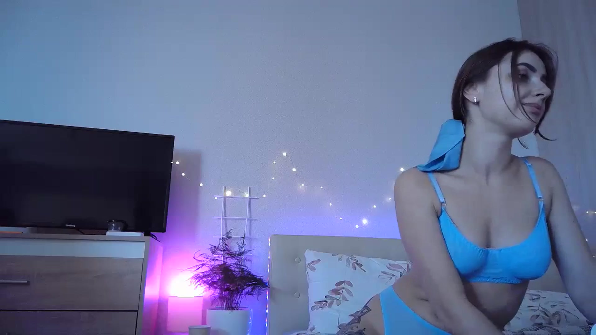 Gallery image thumbnail from Sunrise_Ntl's myfreecams stream on, 09/02/2023, 14:58 image 5 of 20