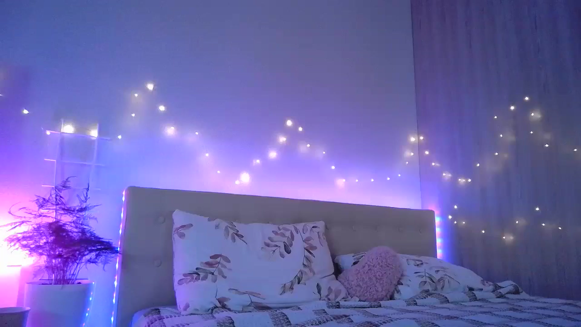 Gallery image thumbnail from Sunrise_Ntl's myfreecams stream on, 09/02/2023, 17:55 image 4 of 20