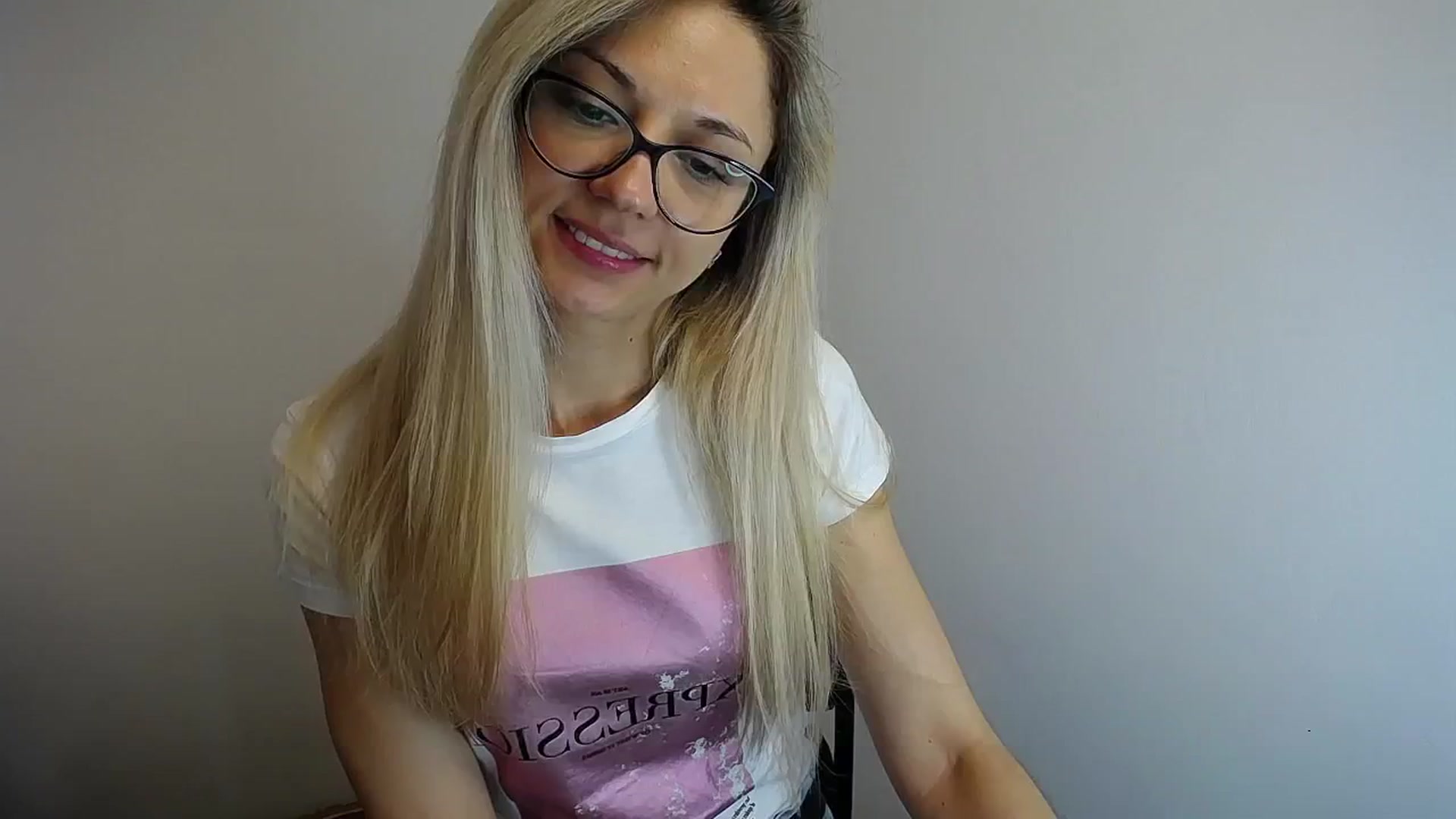 Gallery image thumbnail from Sunshine_alis's myfreecams stream on, 04/29/2024, 13:40 image 4 of 20
