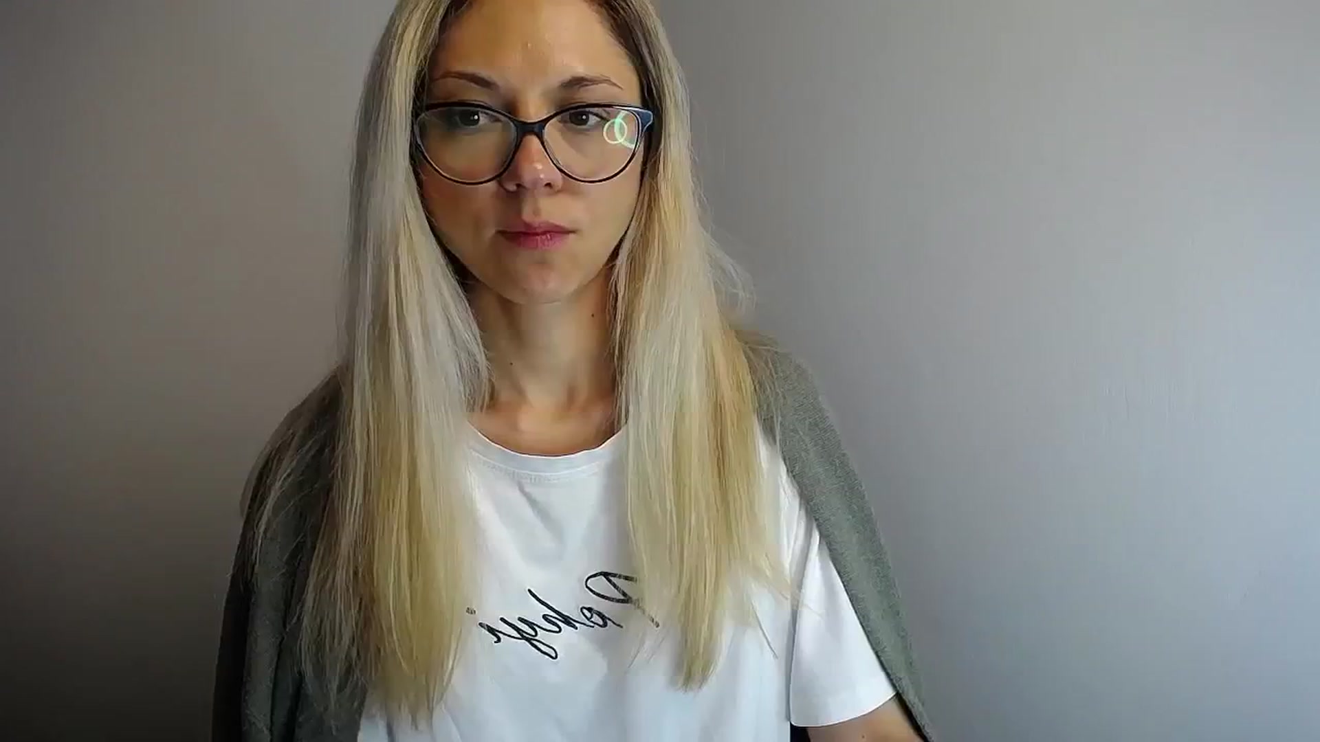 Gallery image thumbnail from Sunshine_alis's myfreecams stream on, 05/03/2024, 13:05 image 12 of 20