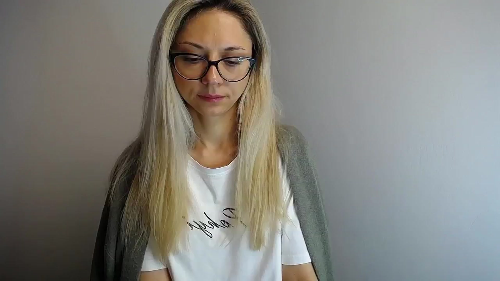 Gallery image thumbnail from Sunshine_alis's myfreecams stream on, 05/03/2024, 13:05 image 6 of 20