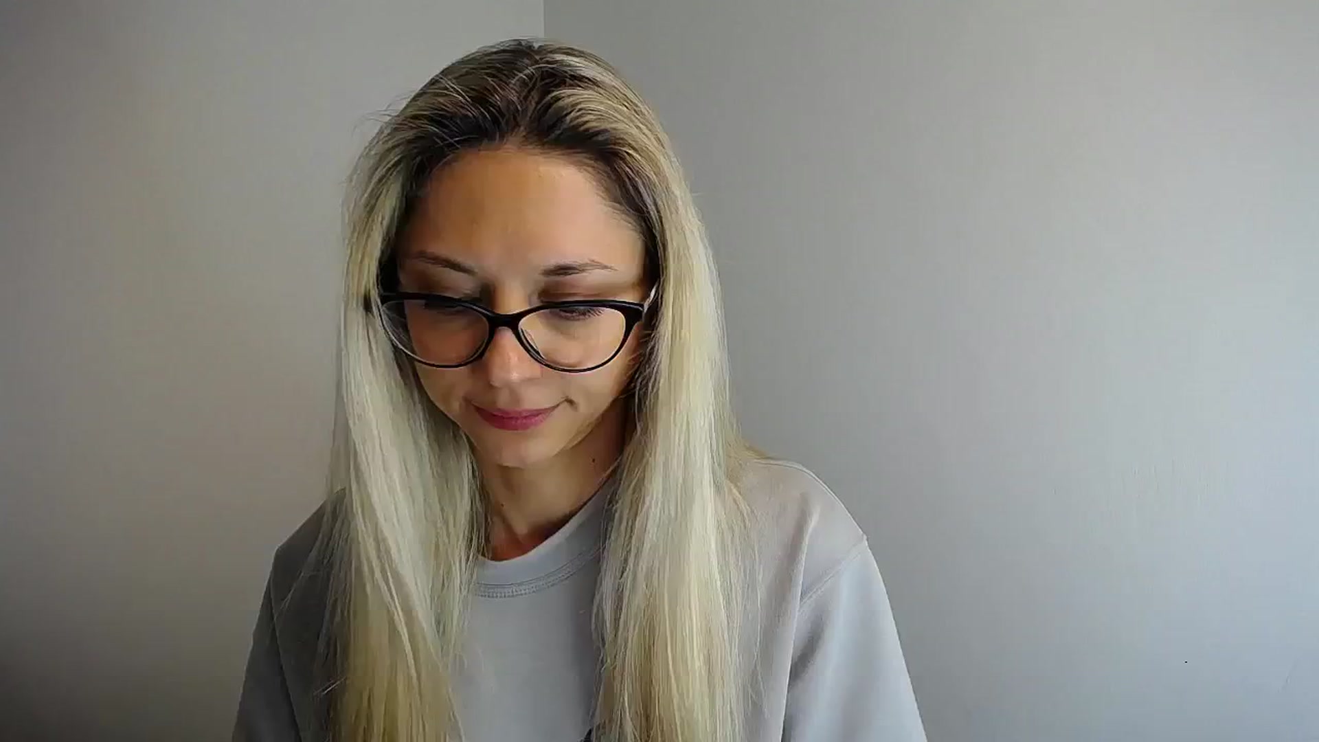 Gallery image thumbnail from Sunshine_alis's myfreecams stream on, 05/07/2024, 15:17 image 1 of 20