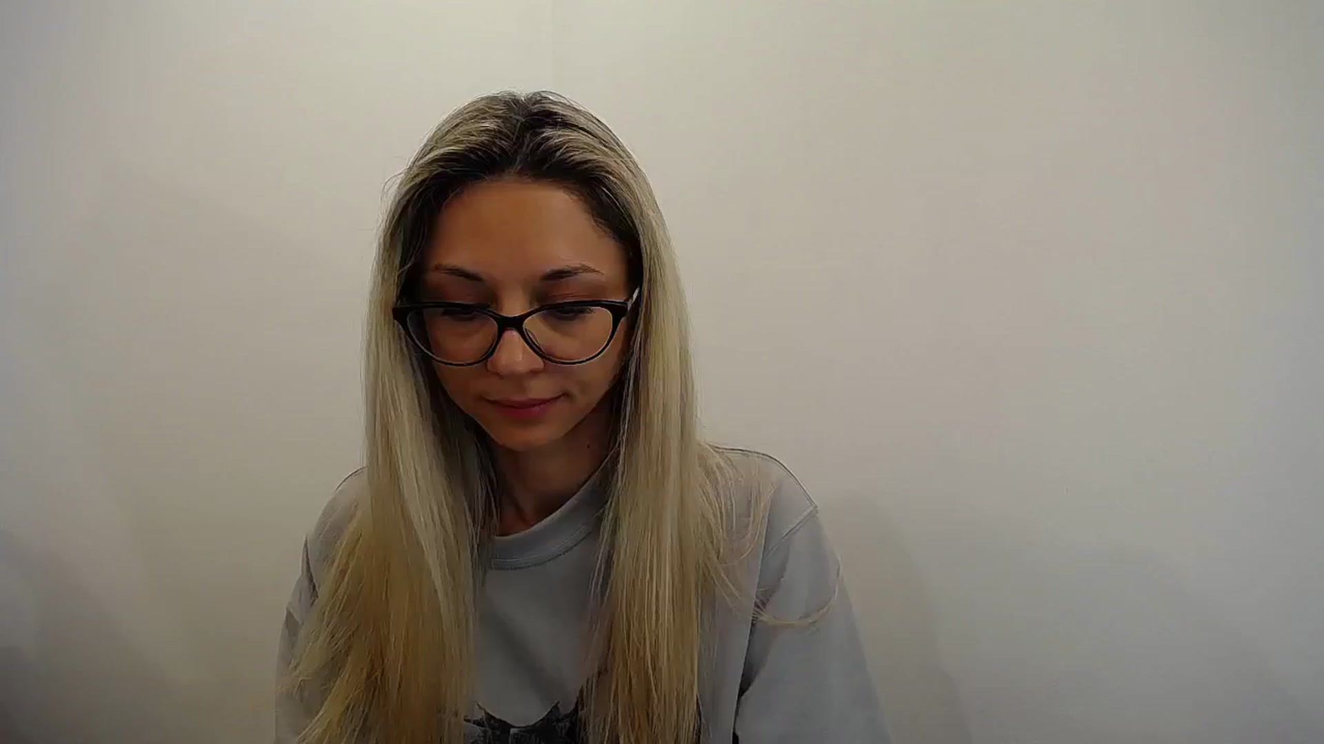 Gallery image thumbnail from Sunshine_alis's myfreecams stream on, 05/07/2024, 15:17 image 16 of 20
